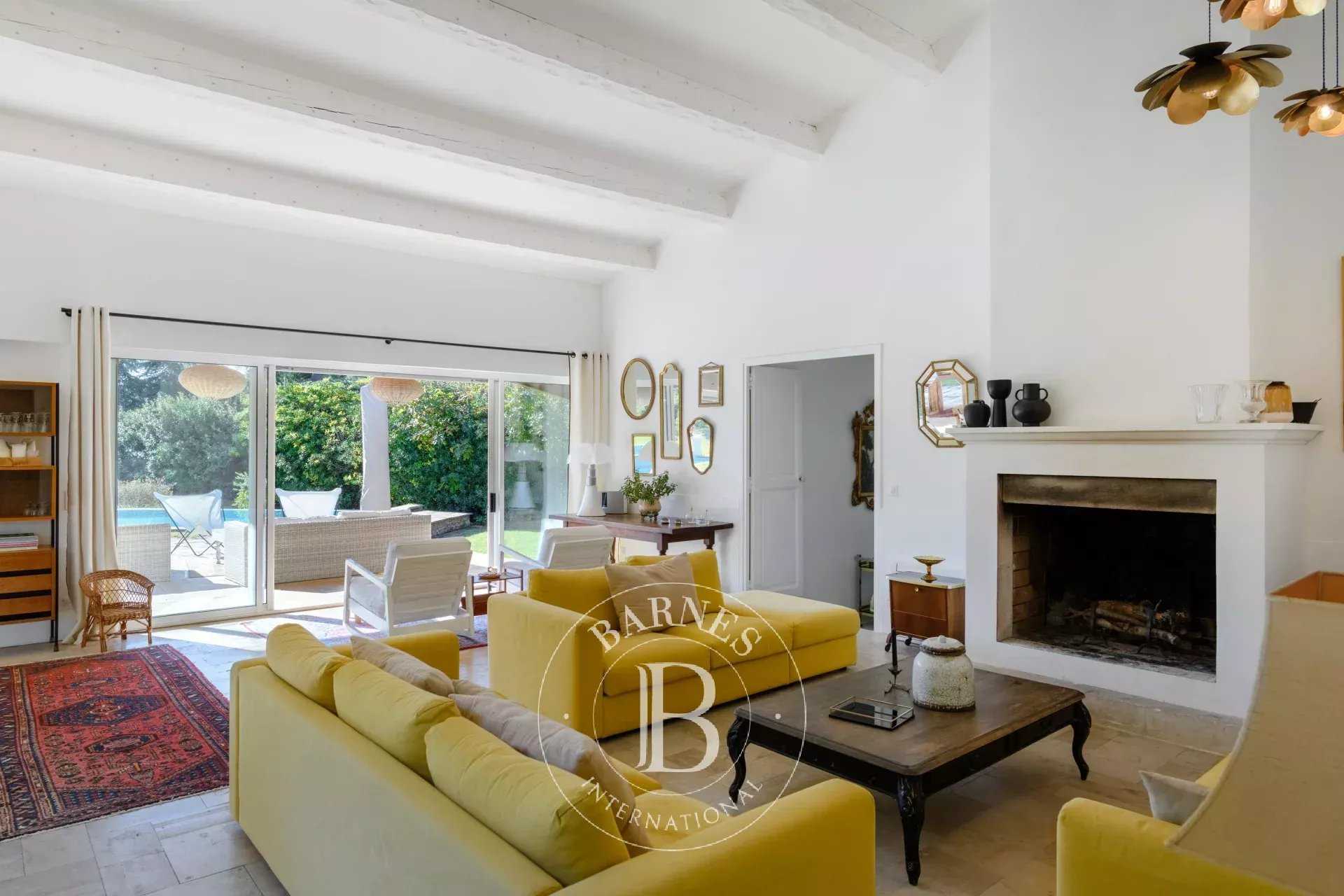 Saint-Cyr-sur-Mer  - House 5 Bedrooms