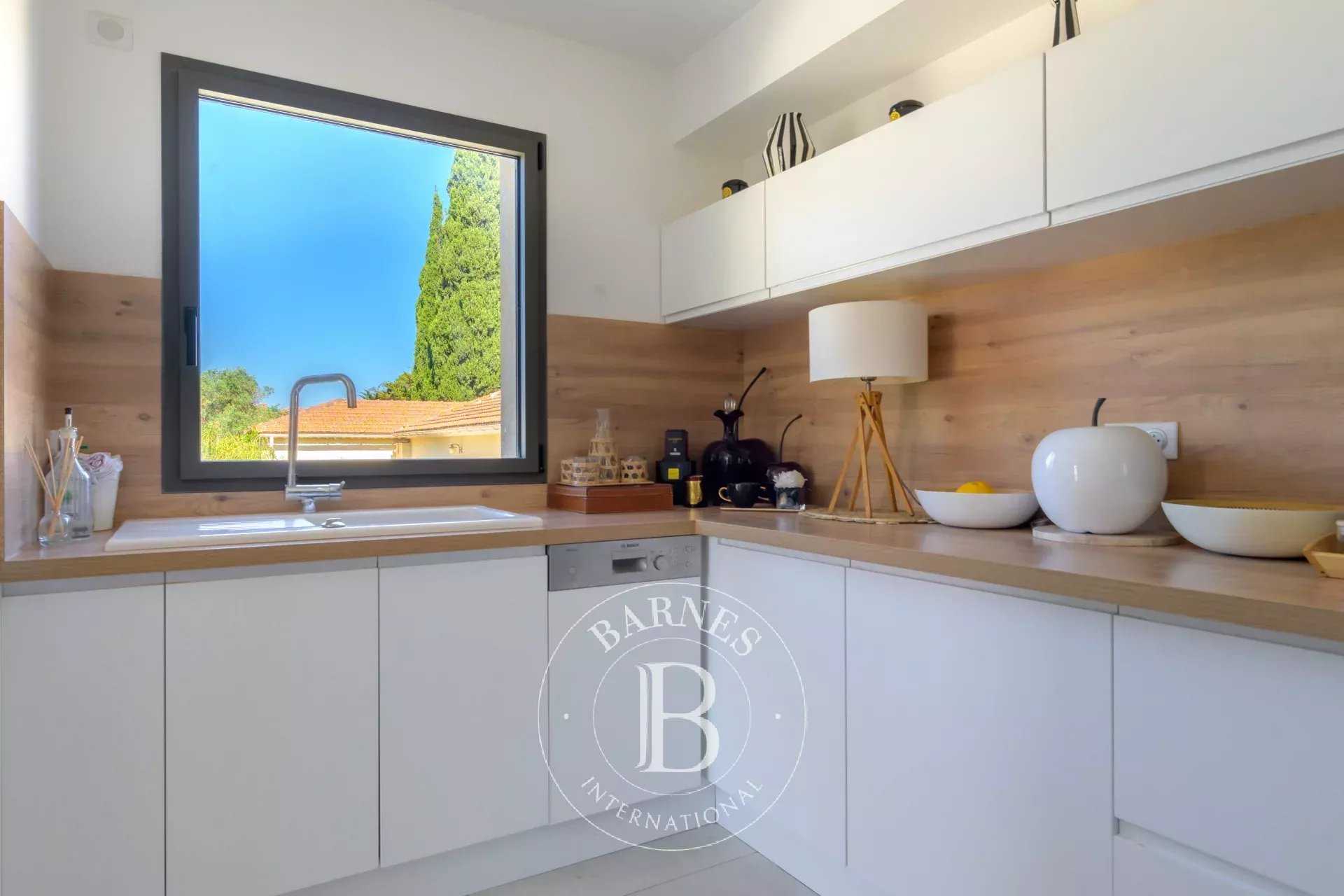 Sanary-sur-Mer  - Apartment 2 Bedrooms