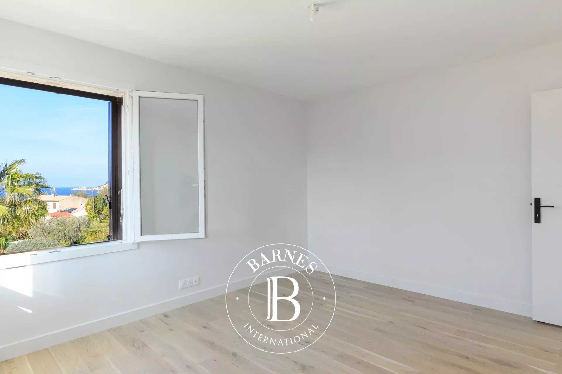 Sanary-sur-Mer  - Appartement 5 Pi&egrave;ces 4 Chambres