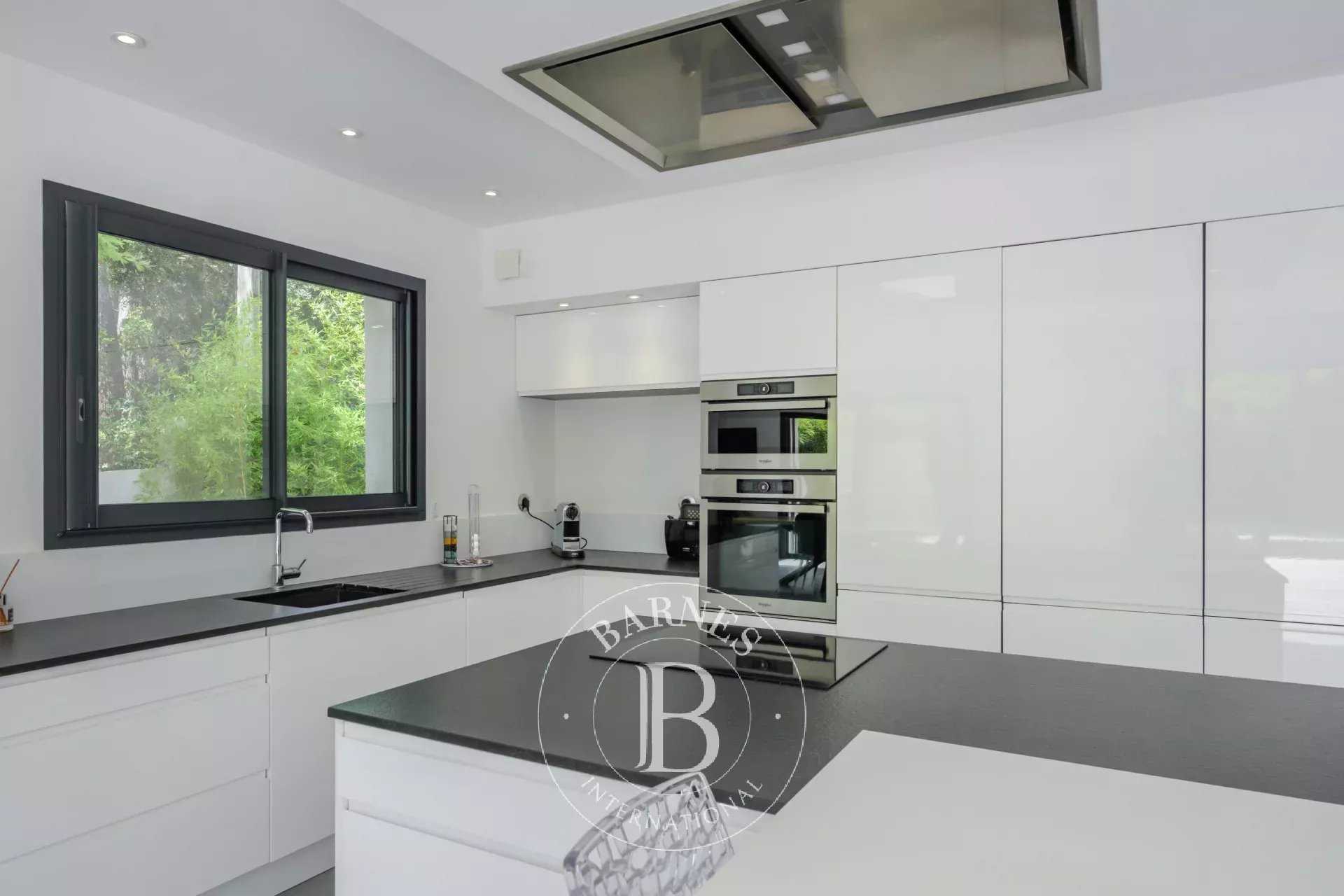 Six-Fours-les-Plages  - Villa 4 Bedrooms