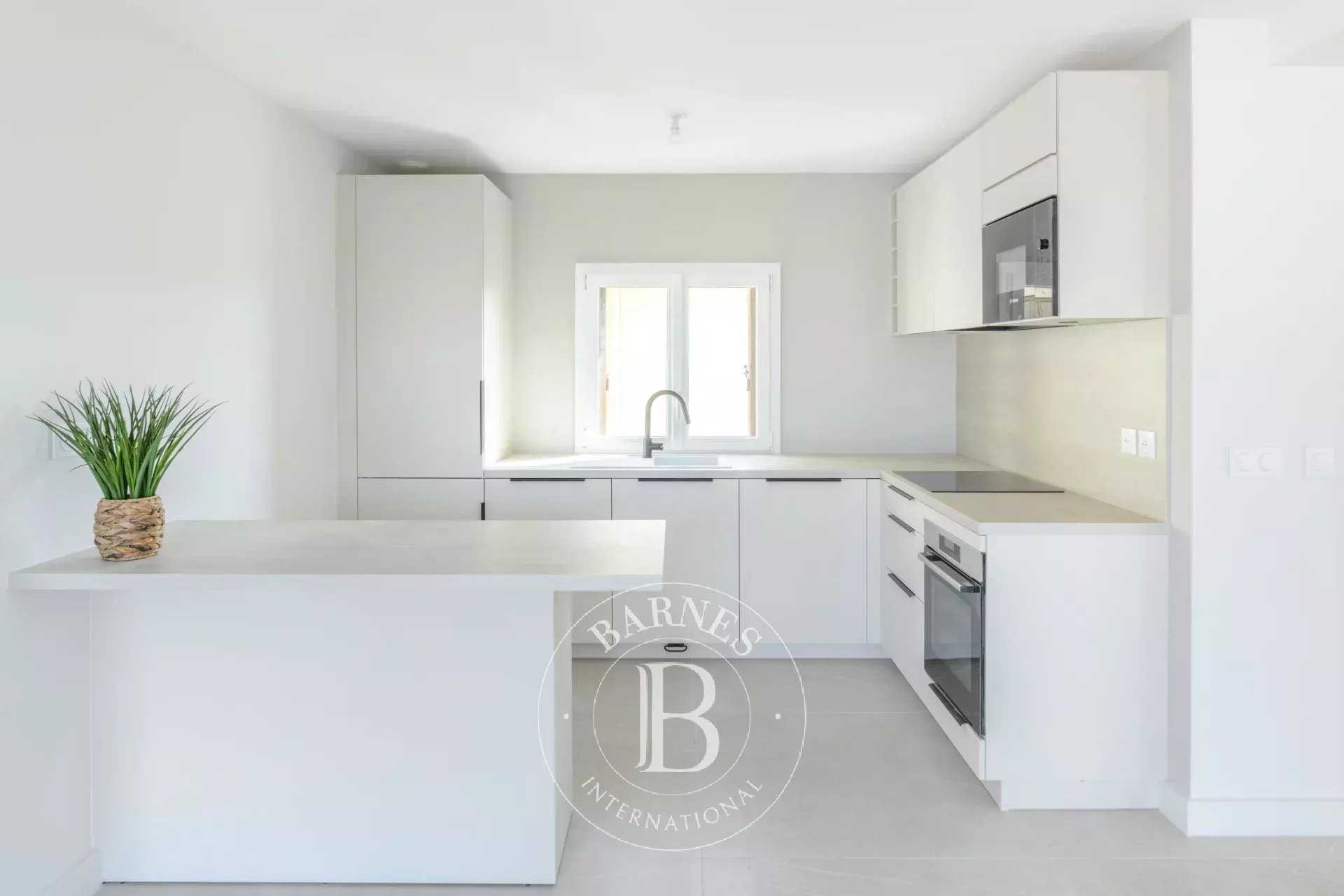 Sanary-sur-Mer  - Appartement 5 Pi&egrave;ces 4 Chambres