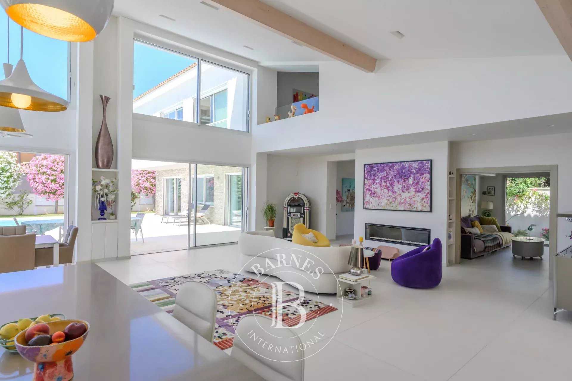 Saint-Cyr-sur-Mer  - Villa 5 Bedrooms