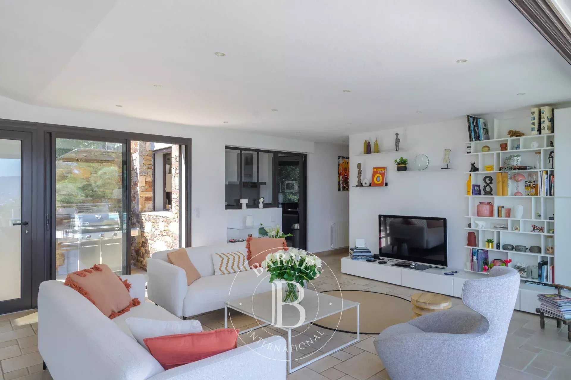 Bormes-les-Mimosas  - Maison 5 Pièces 4 Chambres