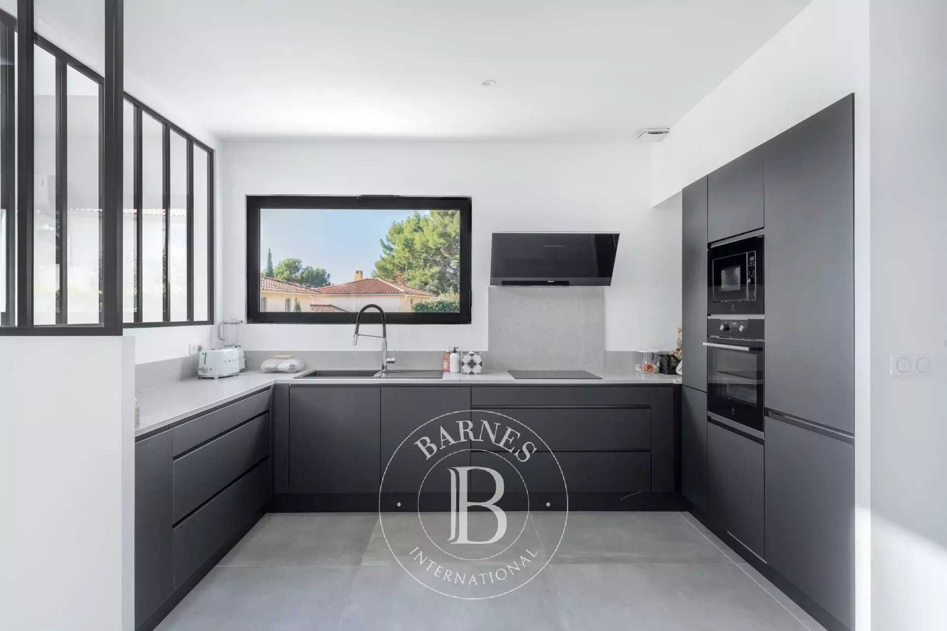 Sanary-sur-Mer  - Appartement 5 Pièces 4 Chambres