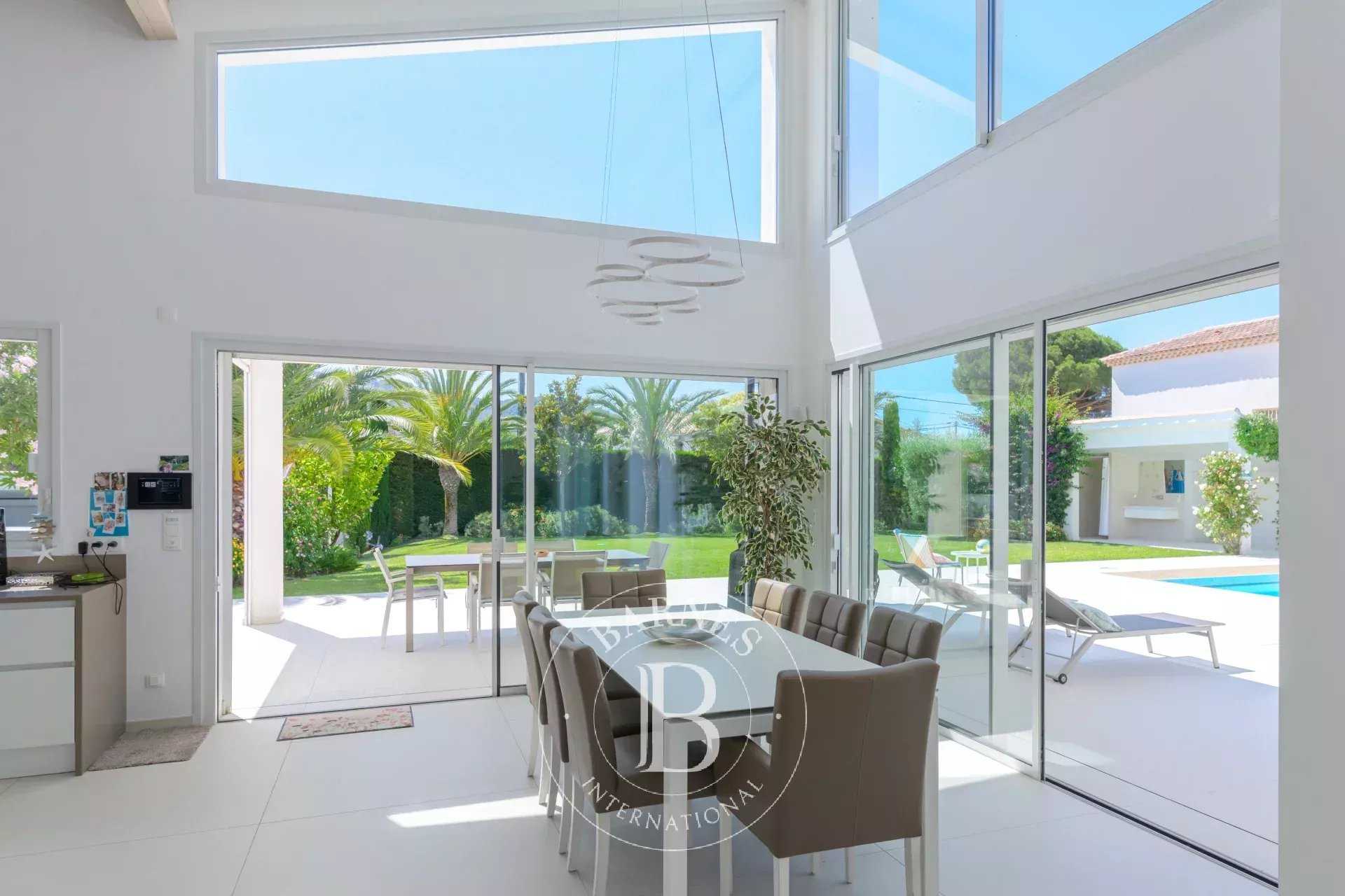 Saint-Cyr-sur-Mer  - Villa 5 Bedrooms