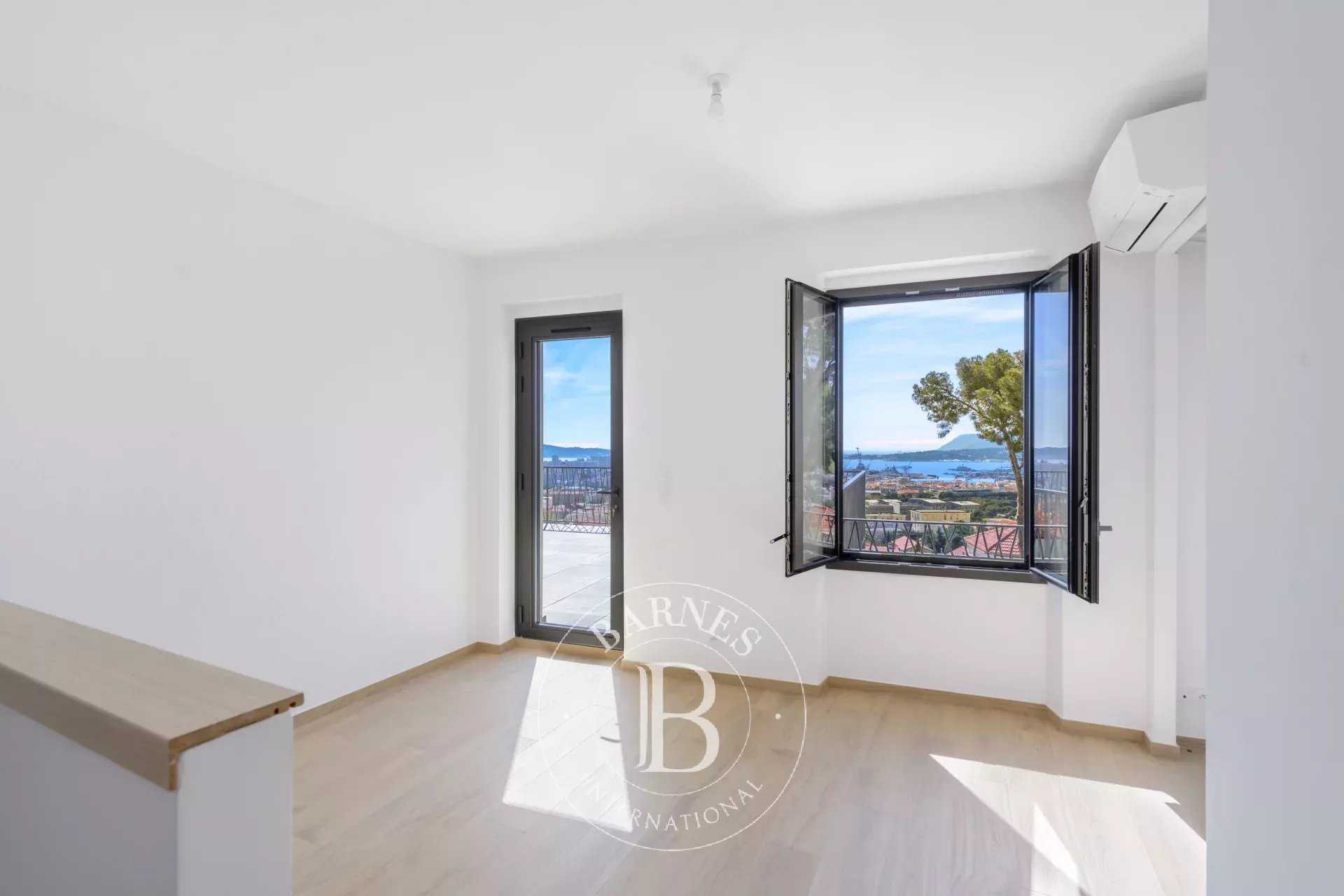 Toulon  - Villa 4 Bedrooms