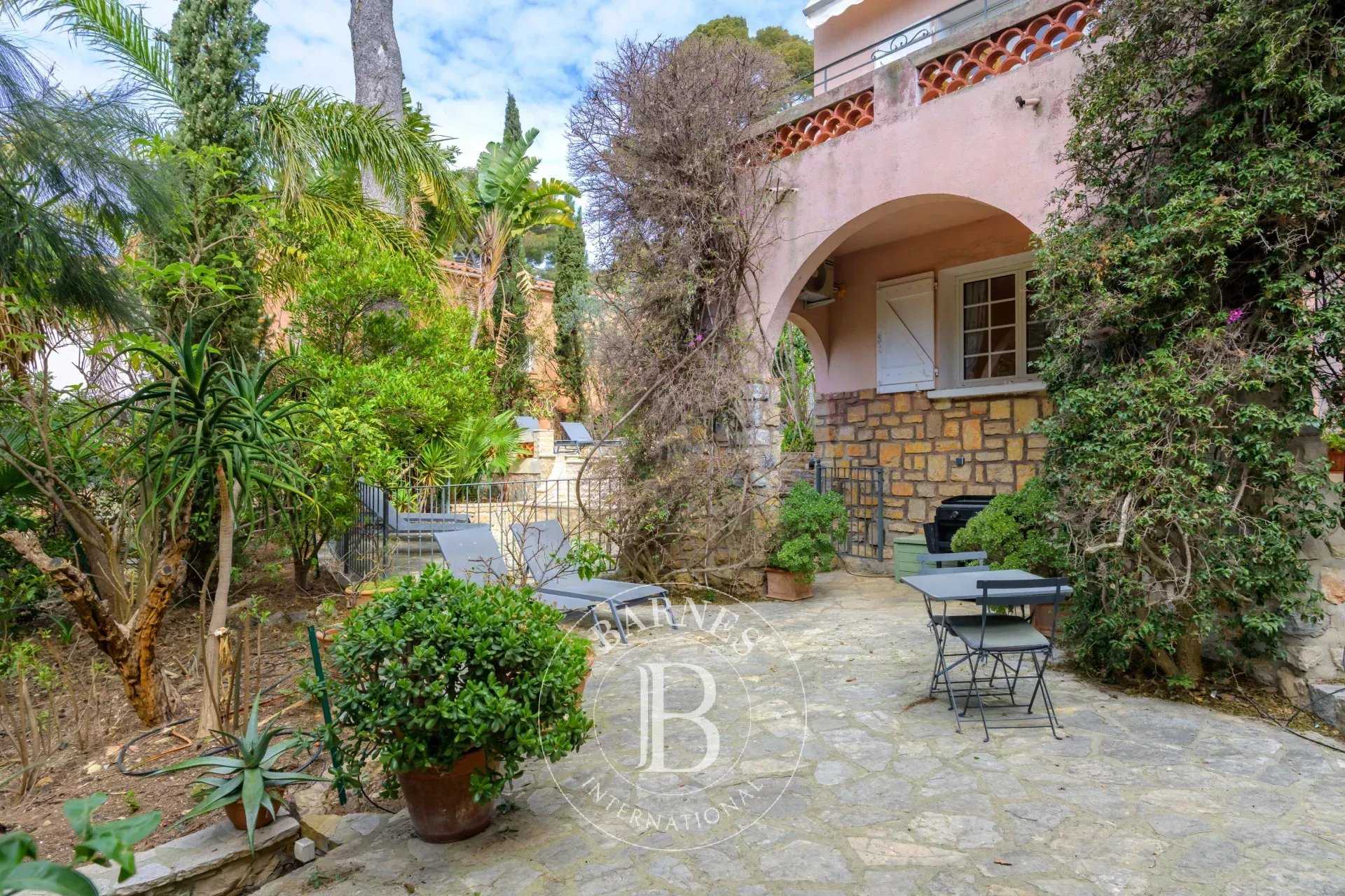 Sanary-sur-Mer  - Villa 5 Bedrooms