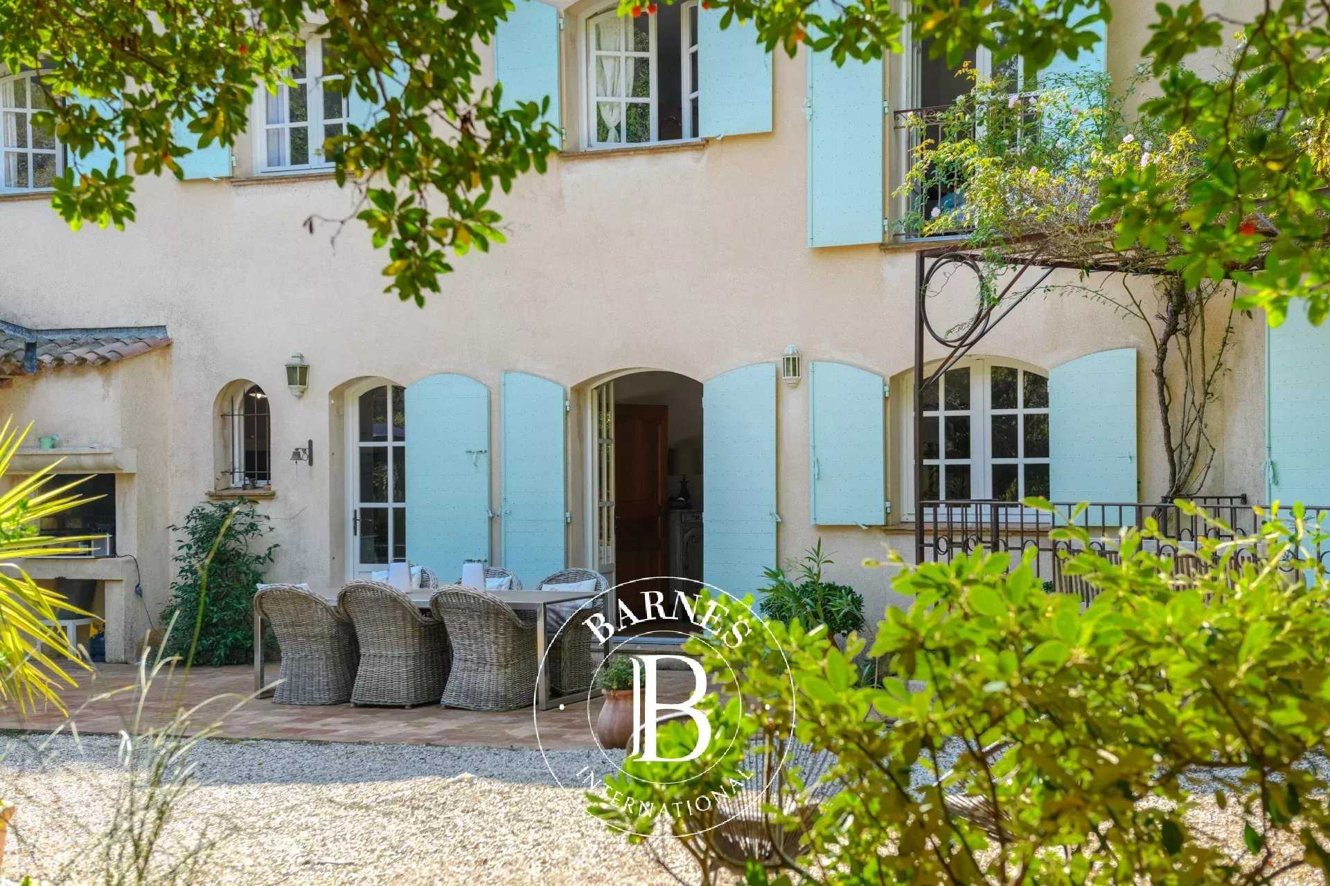 Bormes-les-Mimosas  - Property 6 Bedrooms