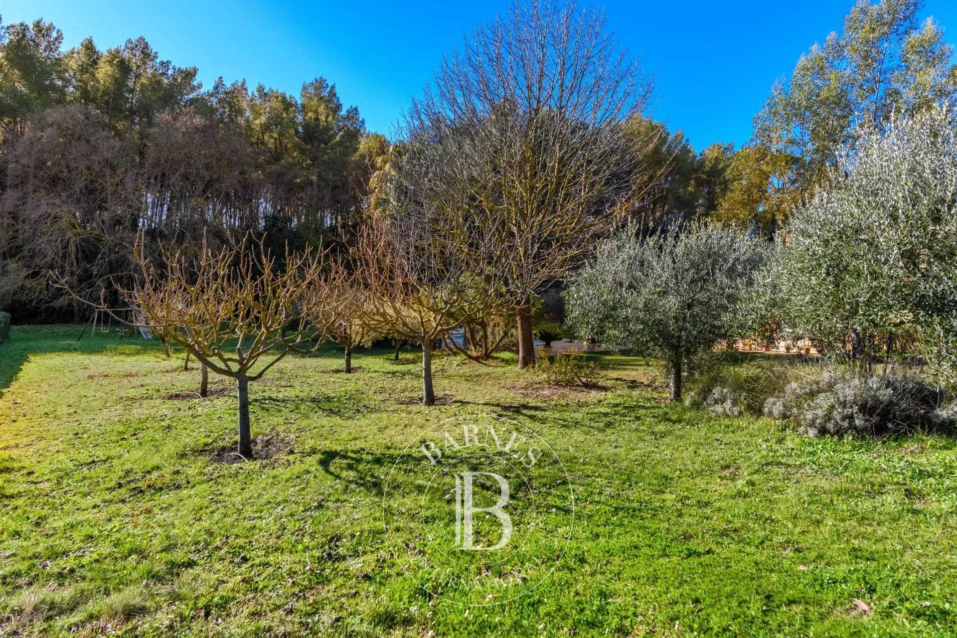 Sanary-sur-Mer  - Villa 5 Pi&egrave;ces 4 Chambres