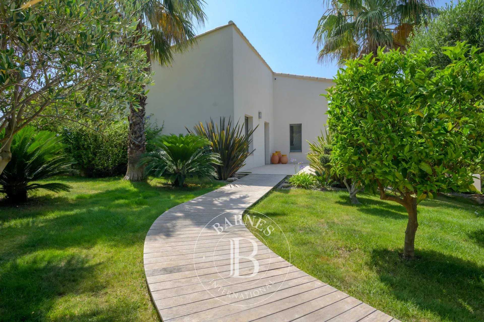 Saint-Cyr-sur-Mer  - Villa 6 Pièces 4 Chambres