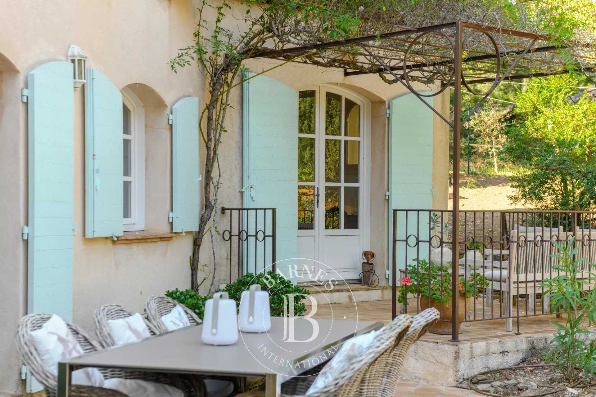 Bormes-les-Mimosas  - Property 6 Bedrooms