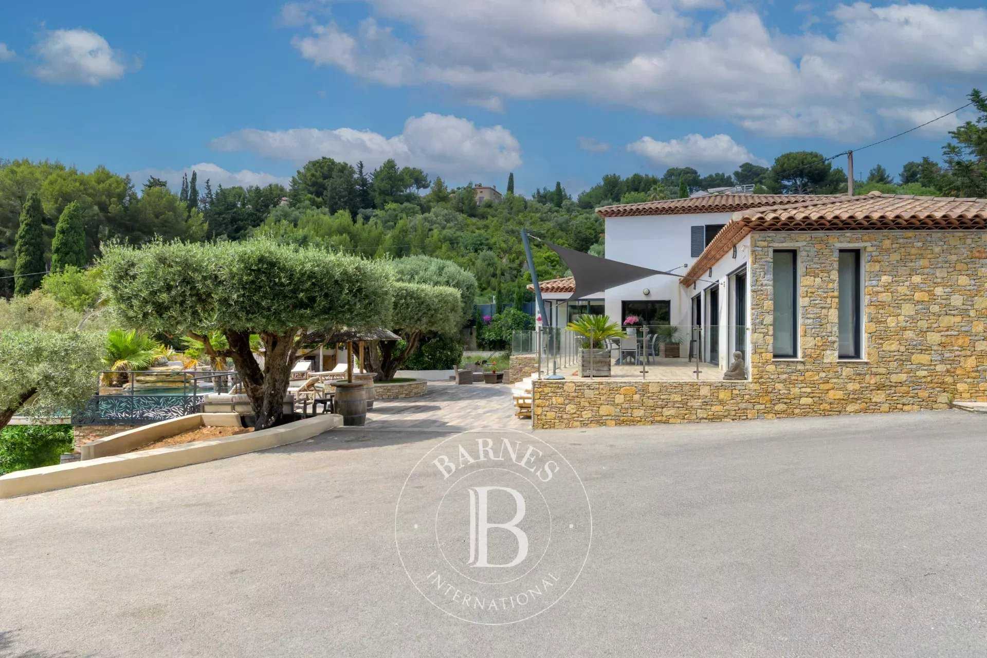 Villa Ollioules  -  ref 86079512 (picture 1)