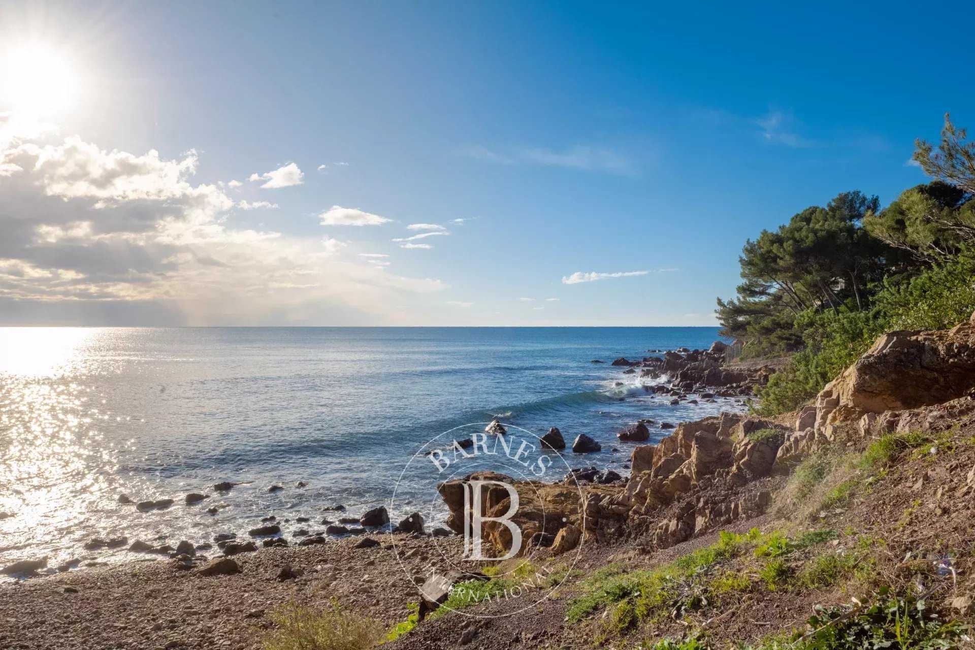 Villa La Seyne-sur-Mer  -  ref 8068889 (picture 2)