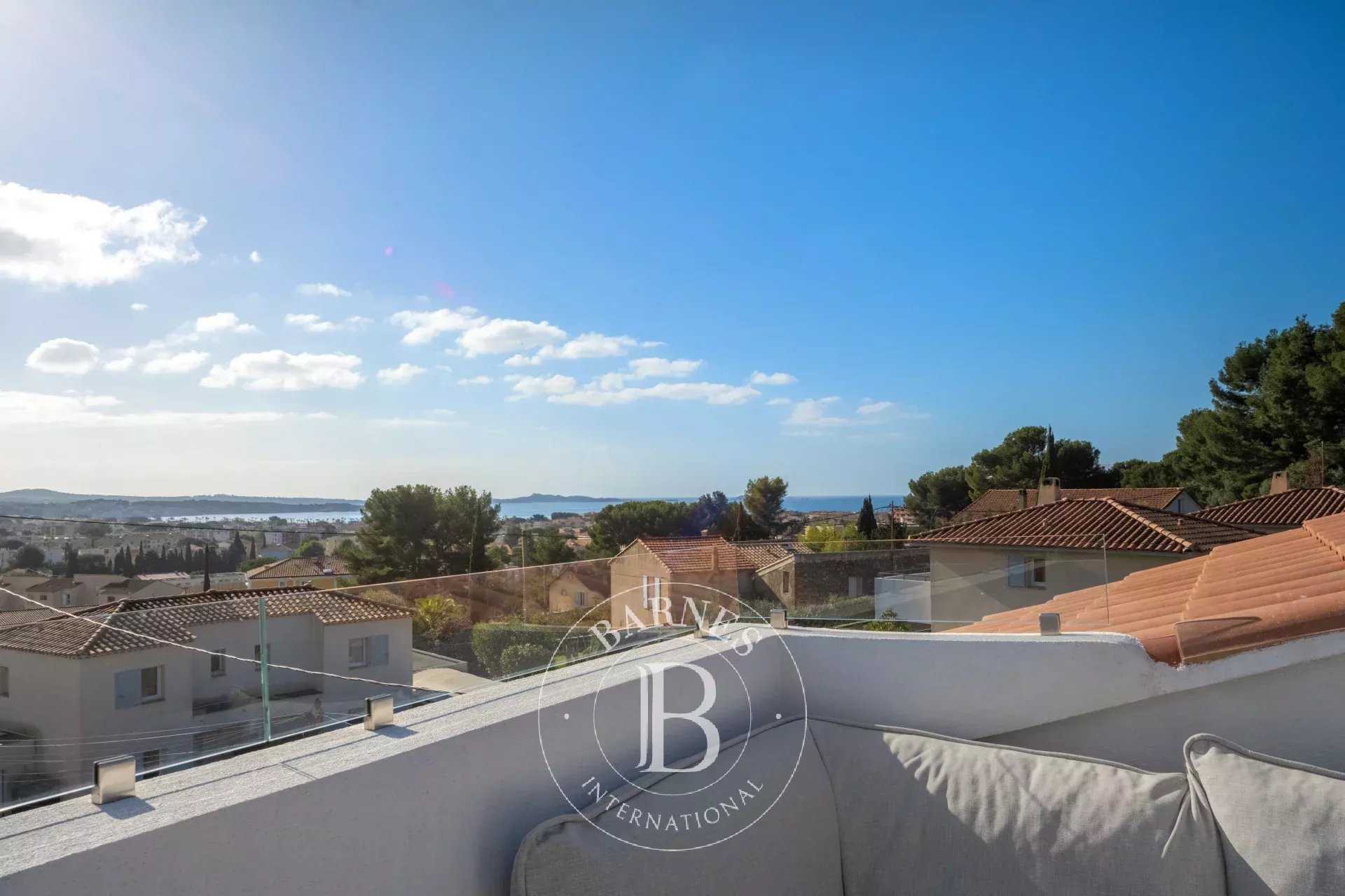 Appartement Sanary-sur-Mer  -  ref 8117151 (picture 2)
