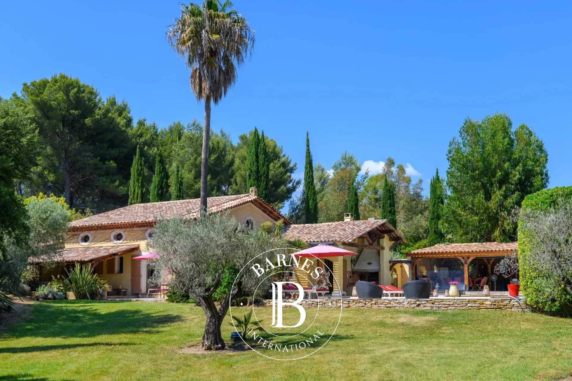 Villa Le Castellet  -  ref 87067648 (picture 1)