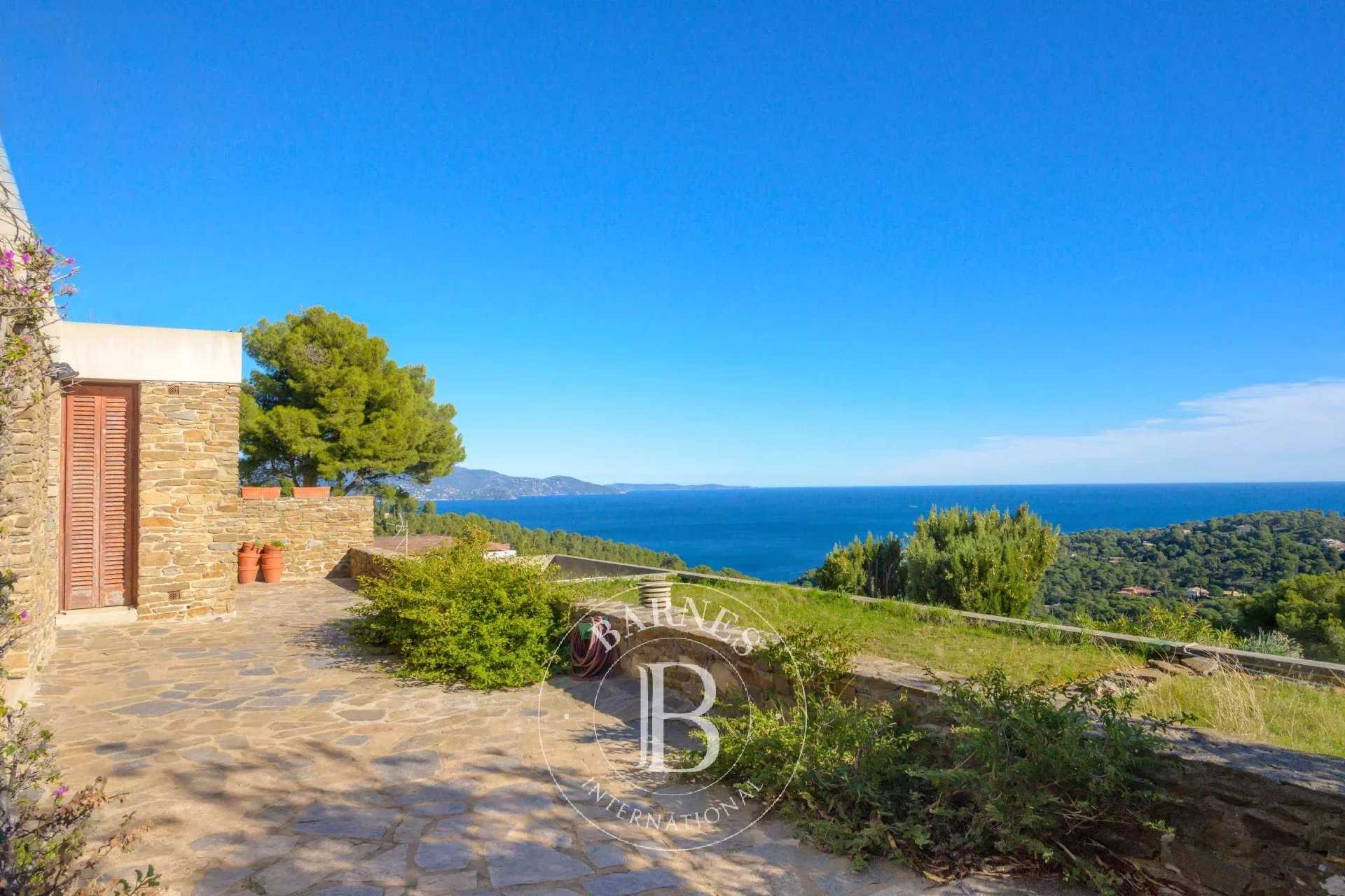 Maison Bormes-les-Mimosas  -  ref 83558556 (picture 2)