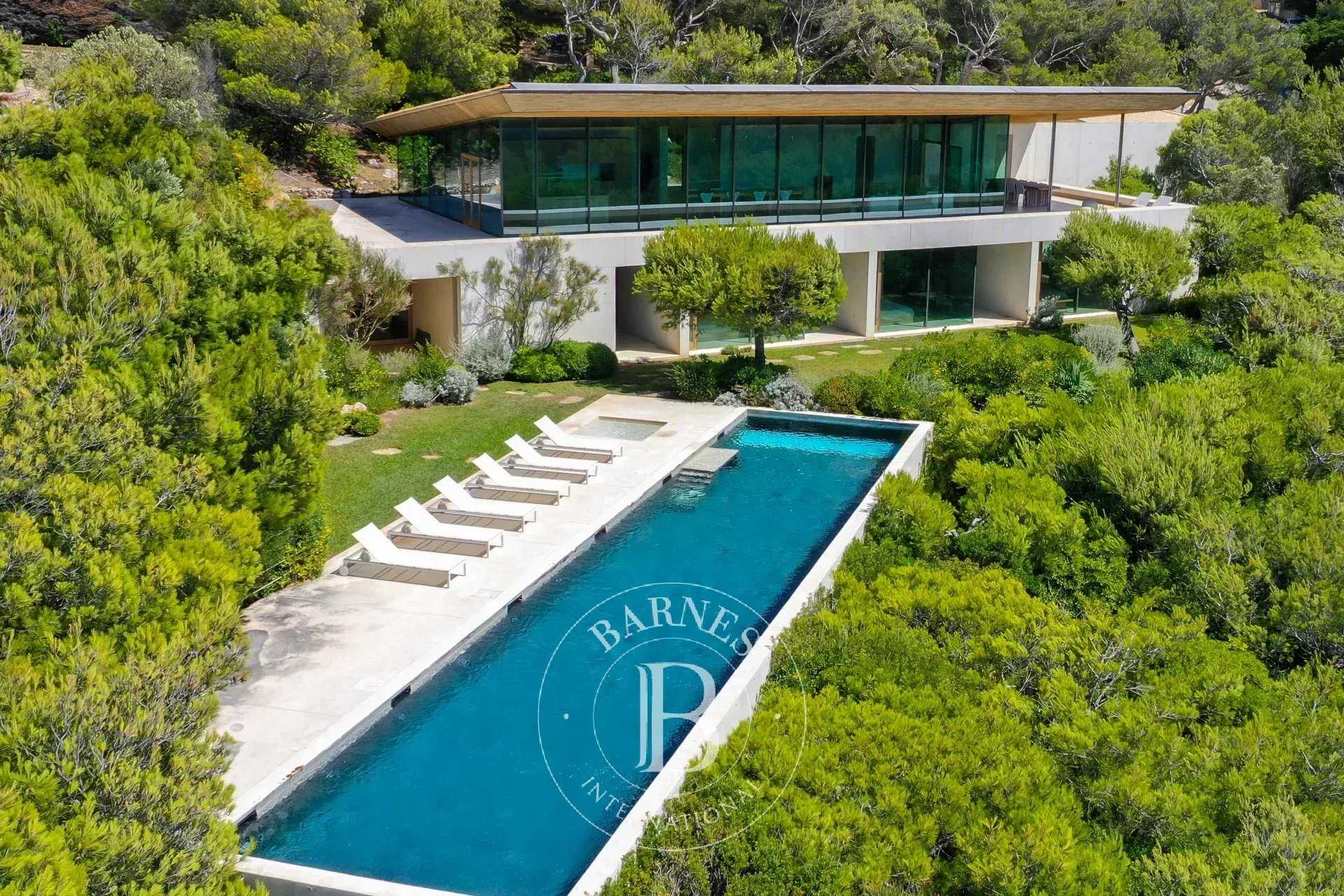 Villa Saint-Cyr-sur-Mer  -  ref 86153455 (picture 1)
