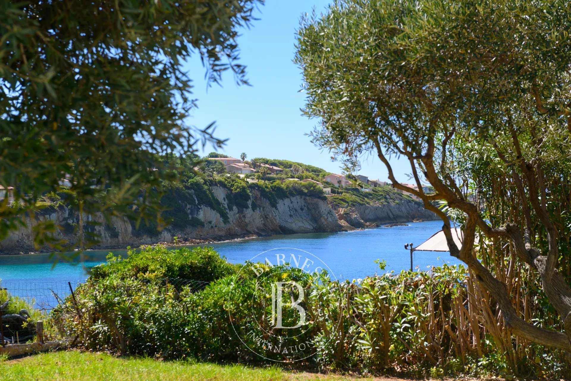 Villa Sanary-sur-Mer  -  ref 86332819 (picture 1)