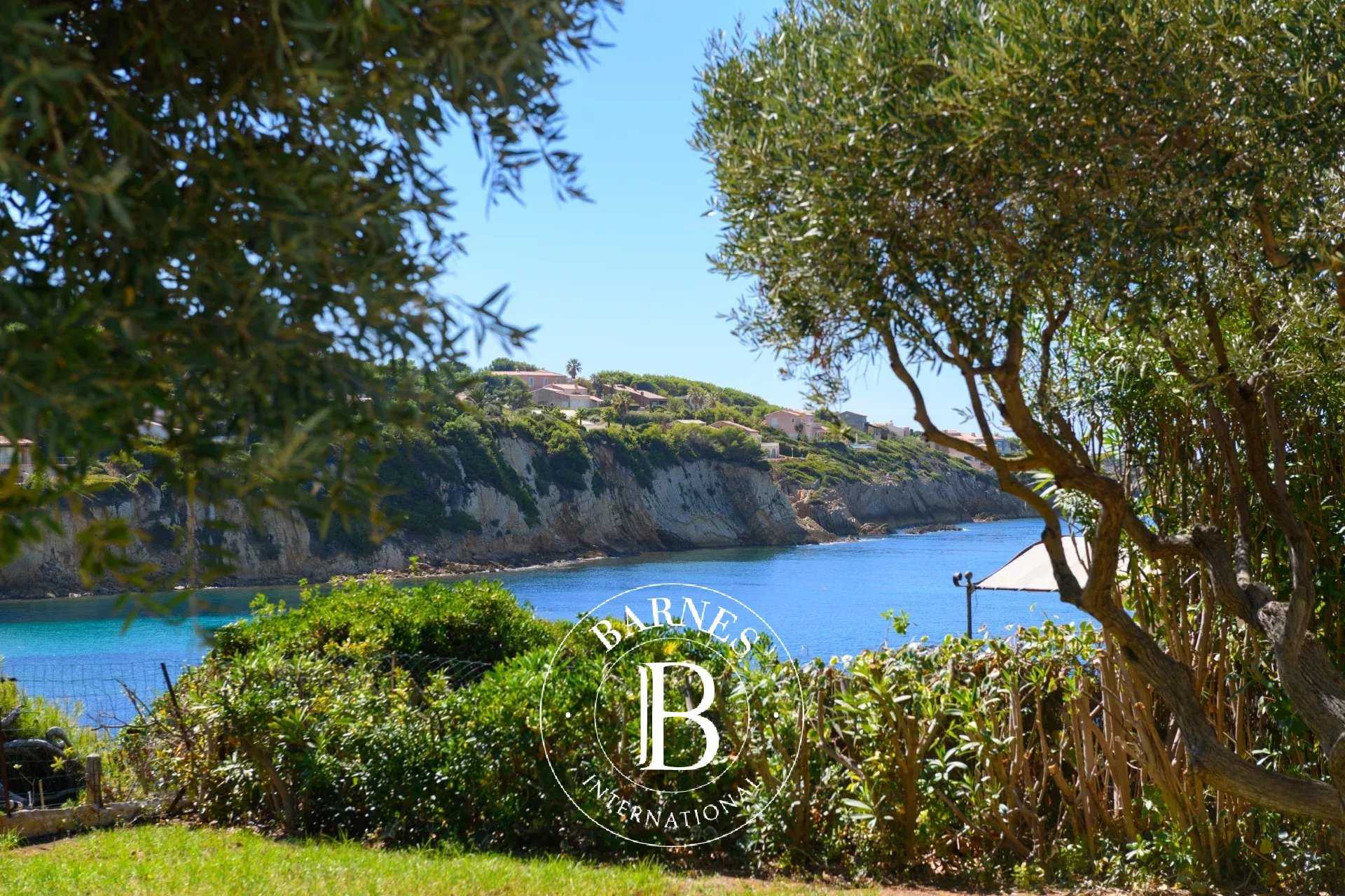 Villa Sanary-sur-Mer  -  ref 86332819 (picture 1)