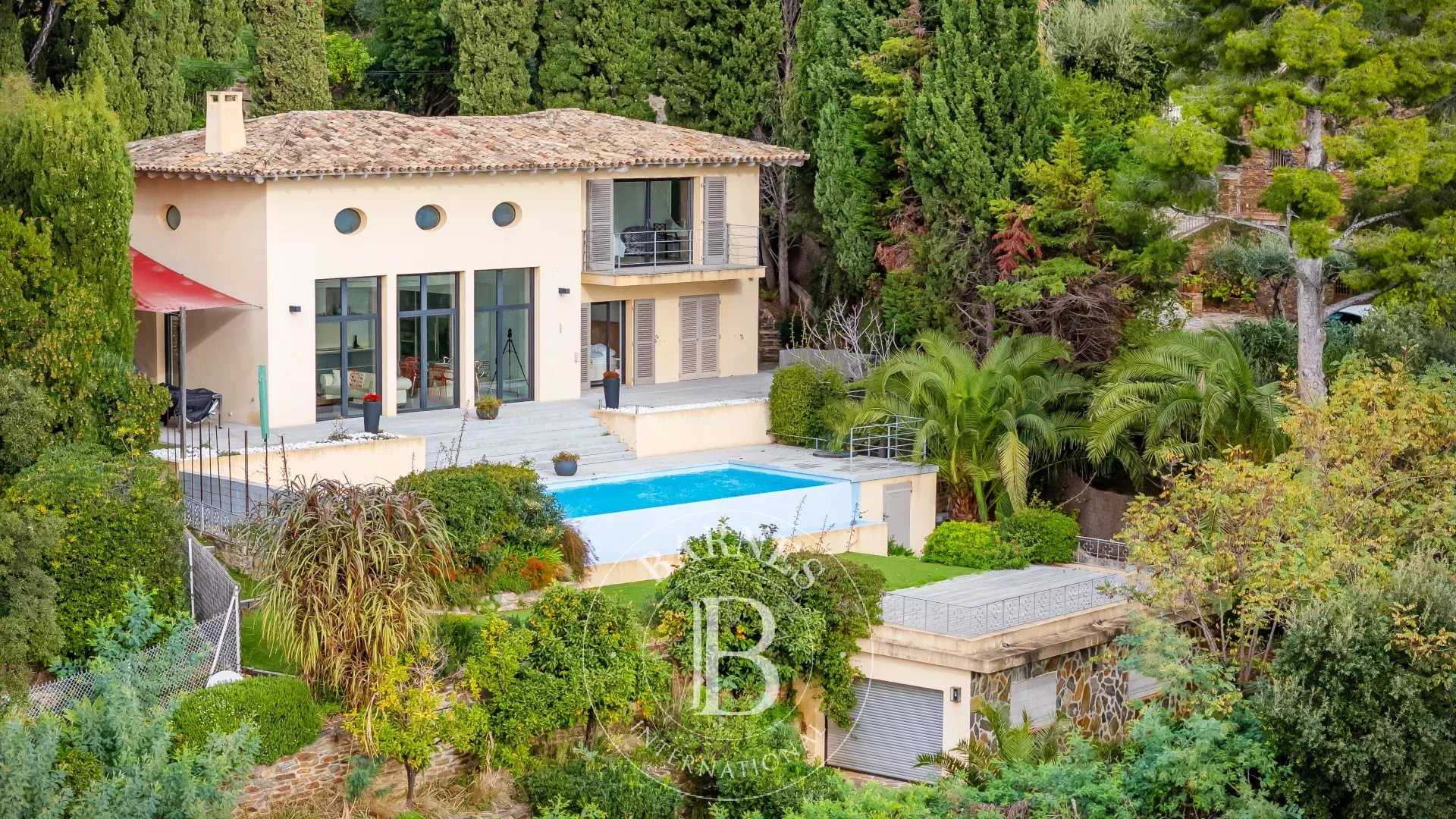 Villa Rayol-Canadel-sur-Mer  -  ref 85488178 (picture 1)