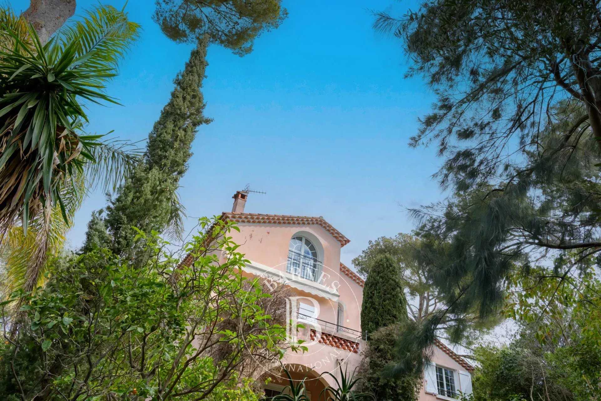 Villa Sanary-sur-Mer  -  ref 85772745 (picture 1)