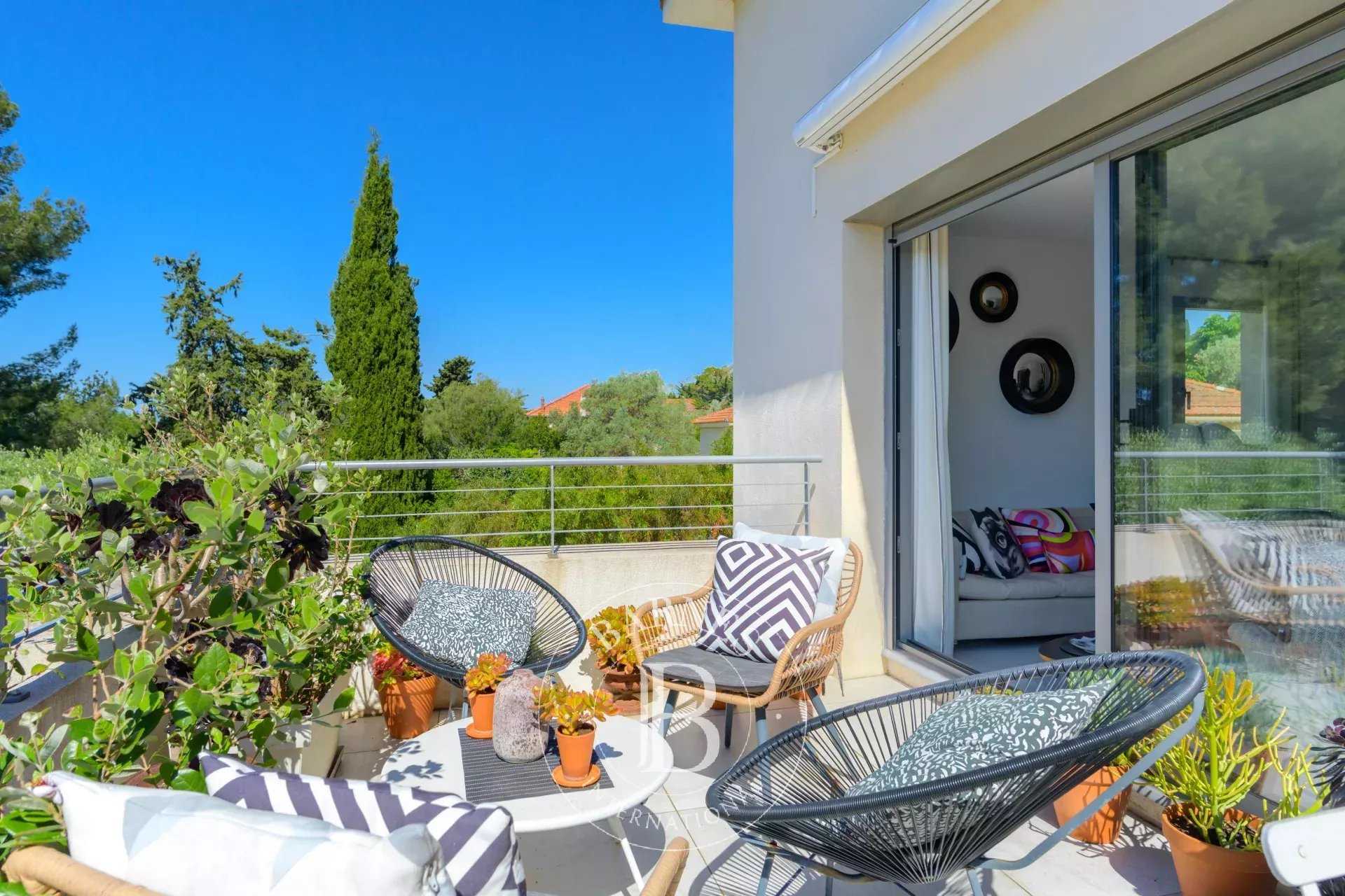 Appartement Sanary-sur-Mer  -  ref 85968263 (picture 1)