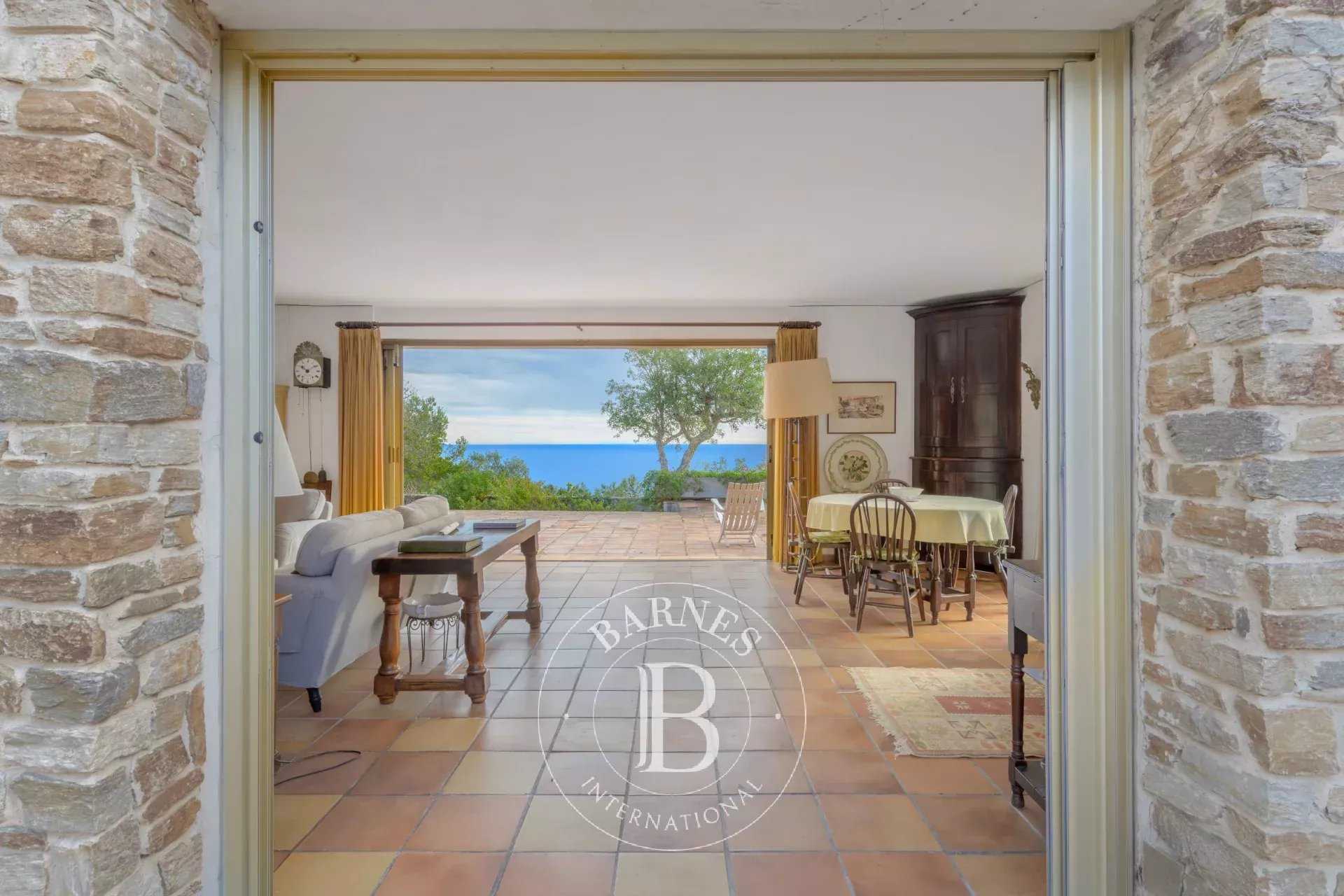 Maison Bormes-les-Mimosas  -  ref 83937693 (picture 1)