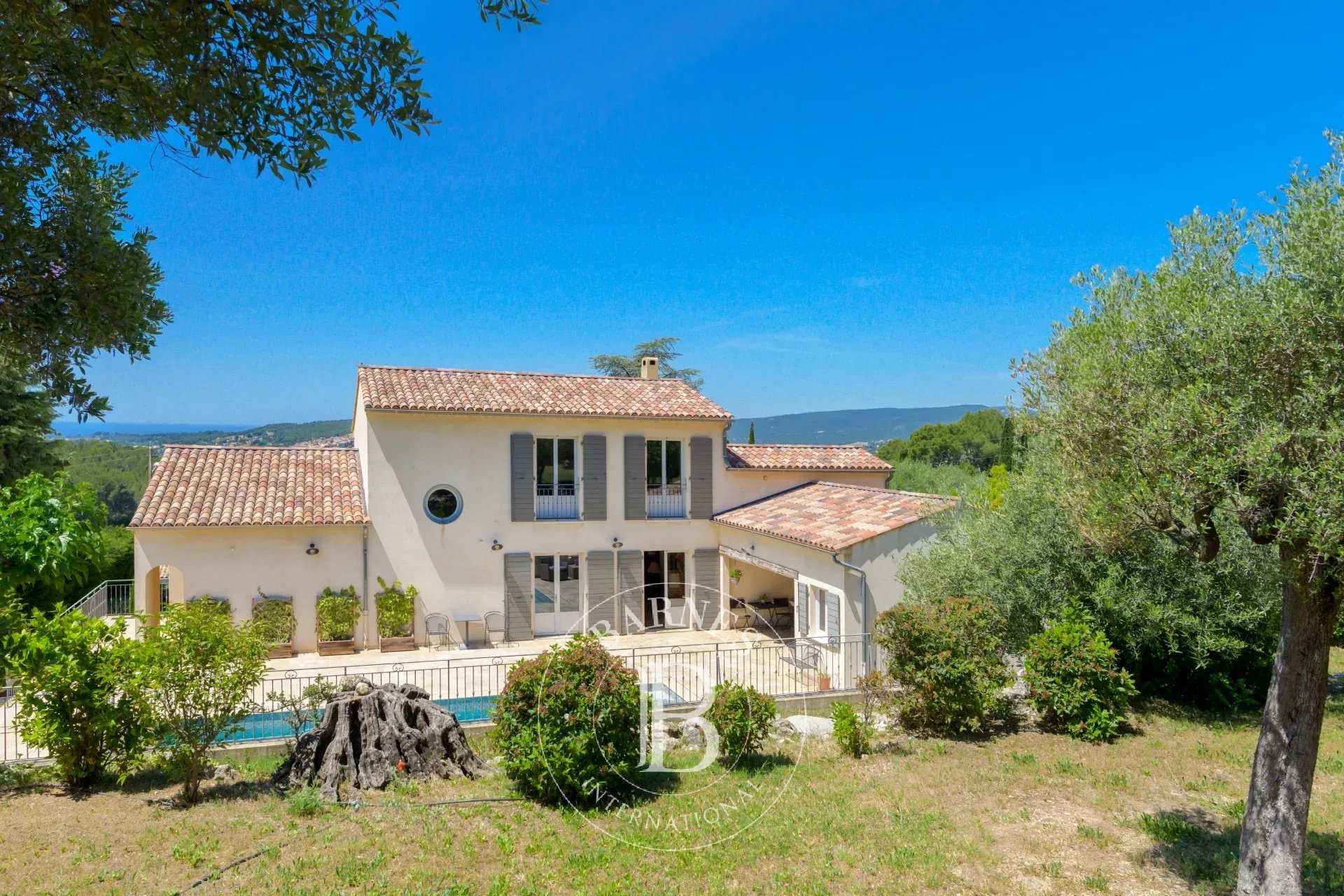 Villa Le Castellet  -  ref 85977509 (picture 1)