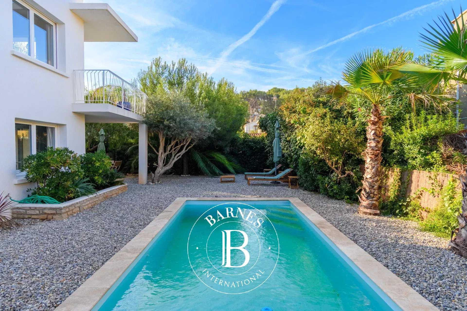 Villa Sanary-sur-Mer  -  ref 86292716 (picture 1)
