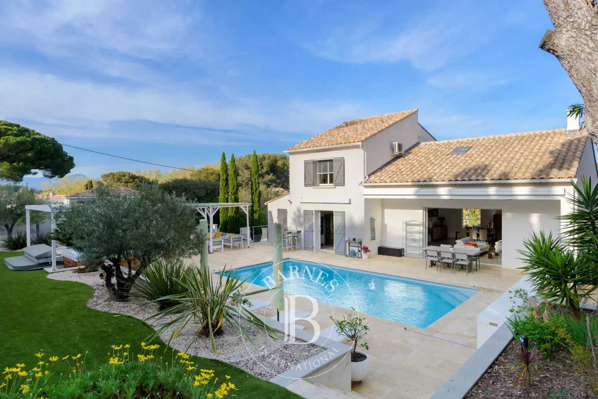 Villa Six-Fours-les-Plages  -  ref 85828882 (picture 2)
