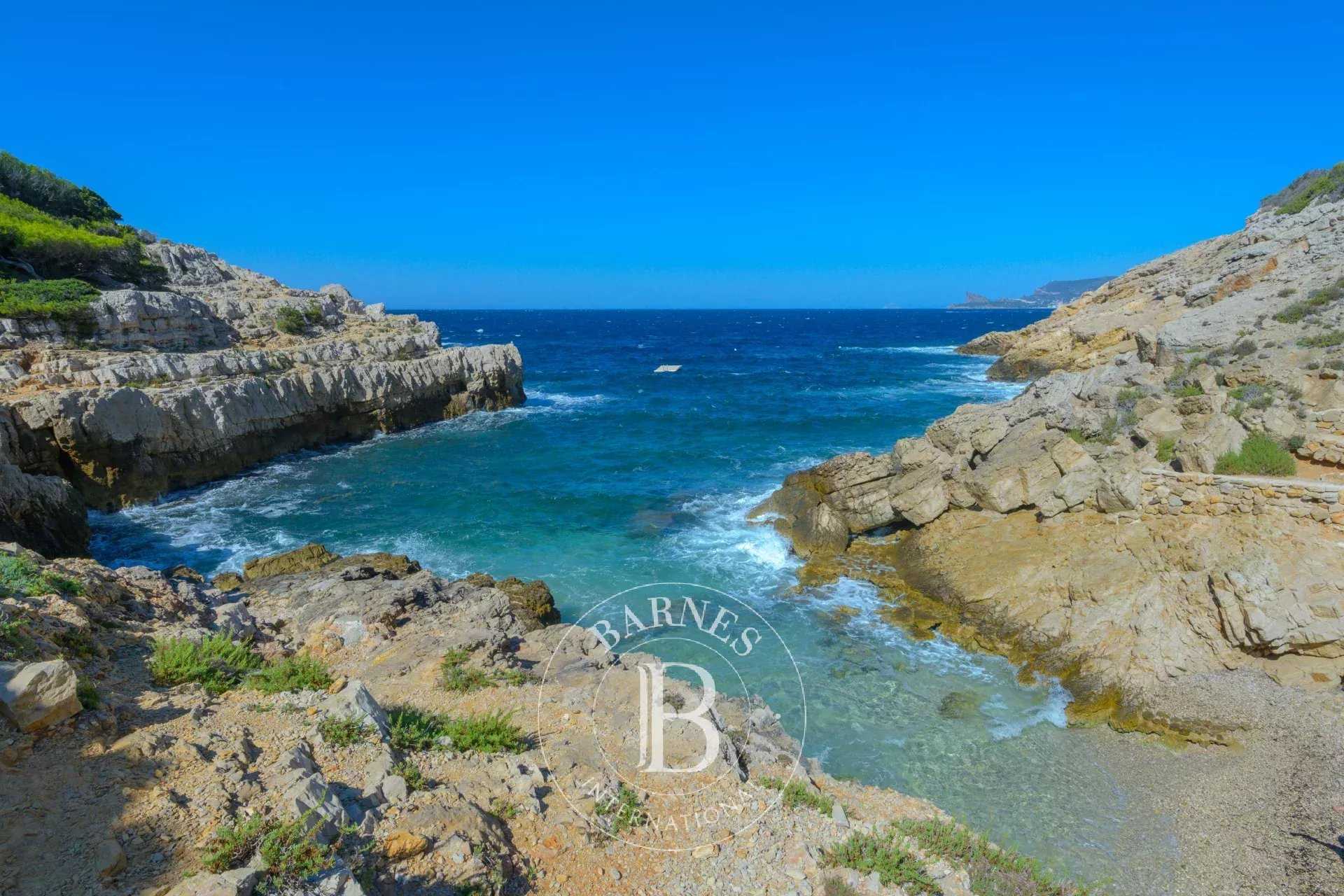 Villa Saint-Cyr-sur-Mer  -  ref 86153455 (picture 3)