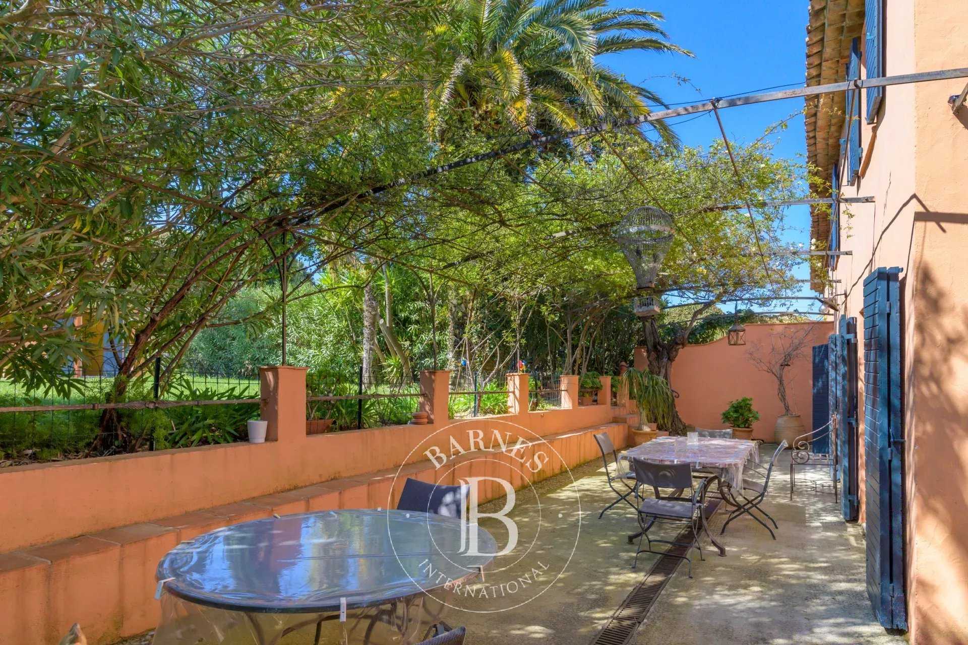 Villa Sanary-sur-Mer  -  ref 85795449 (picture 2)