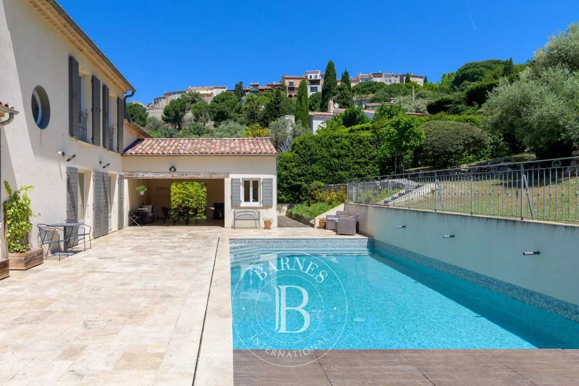 Villa Le Castellet  -  ref 85977509 (picture 2)