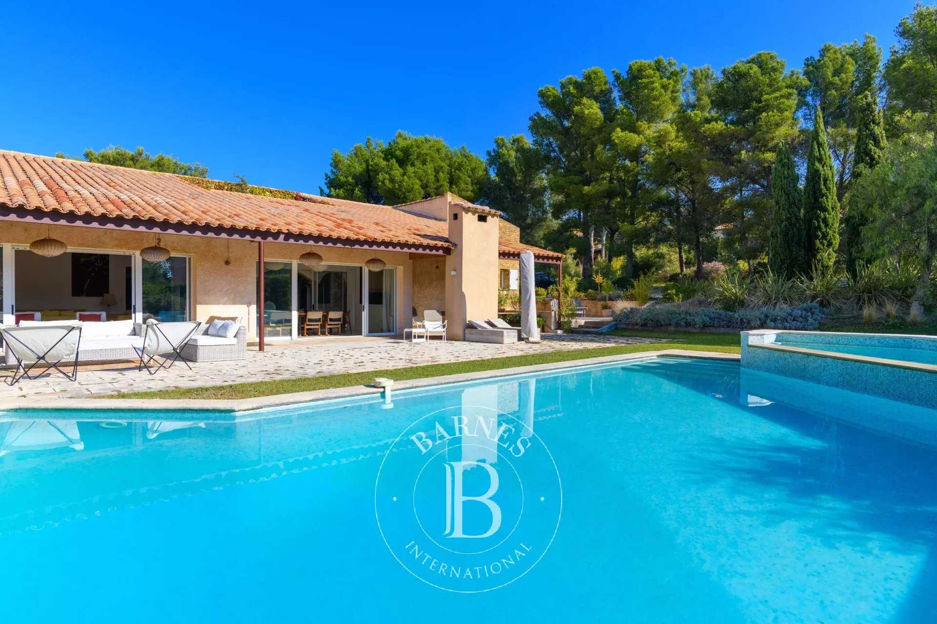 House Saint-Cyr-sur-Mer  -  ref 86368244 (picture 1)
