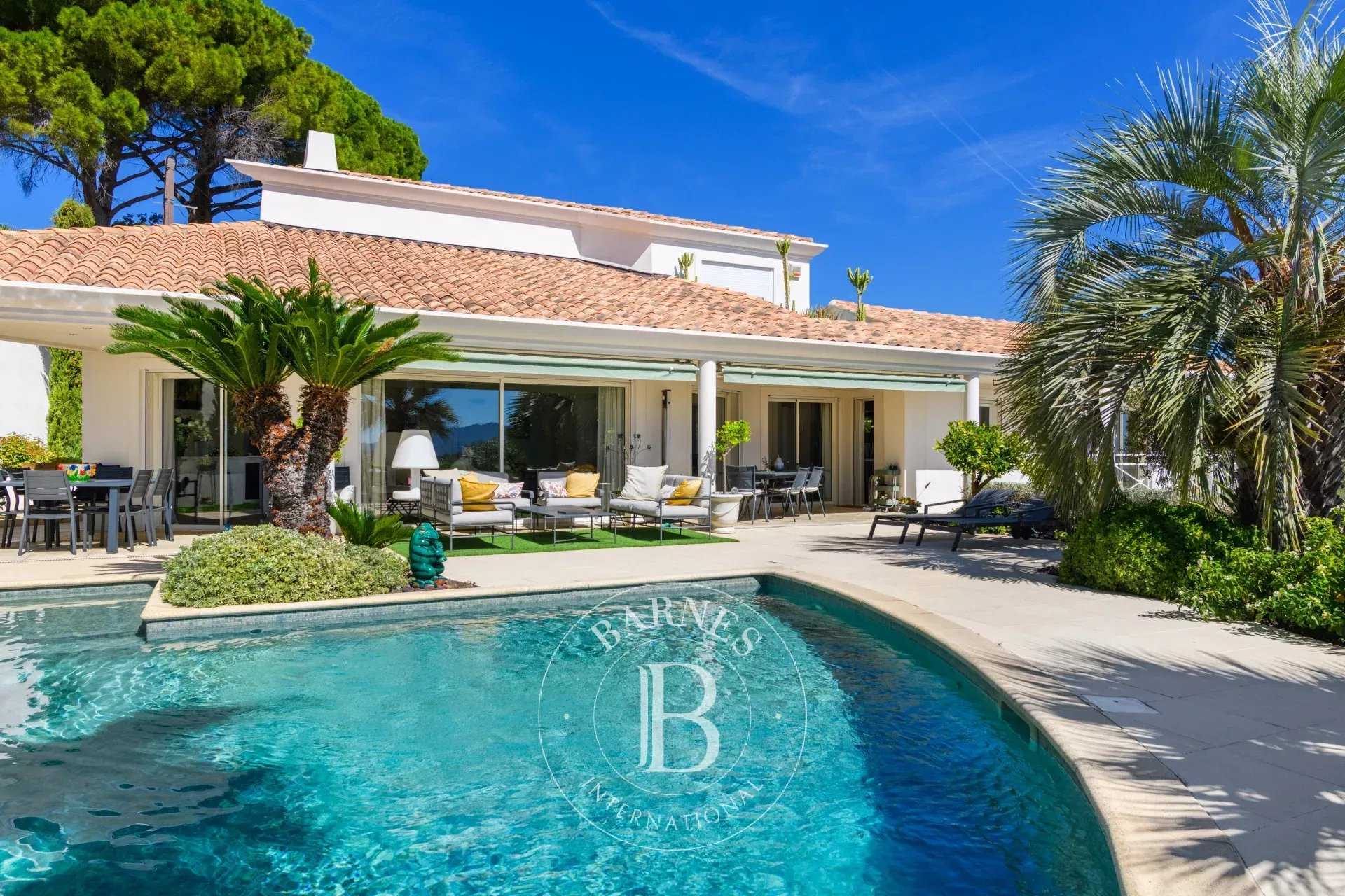 Sanary-sur-Mer  - Villa 6 Pi&egrave;ces