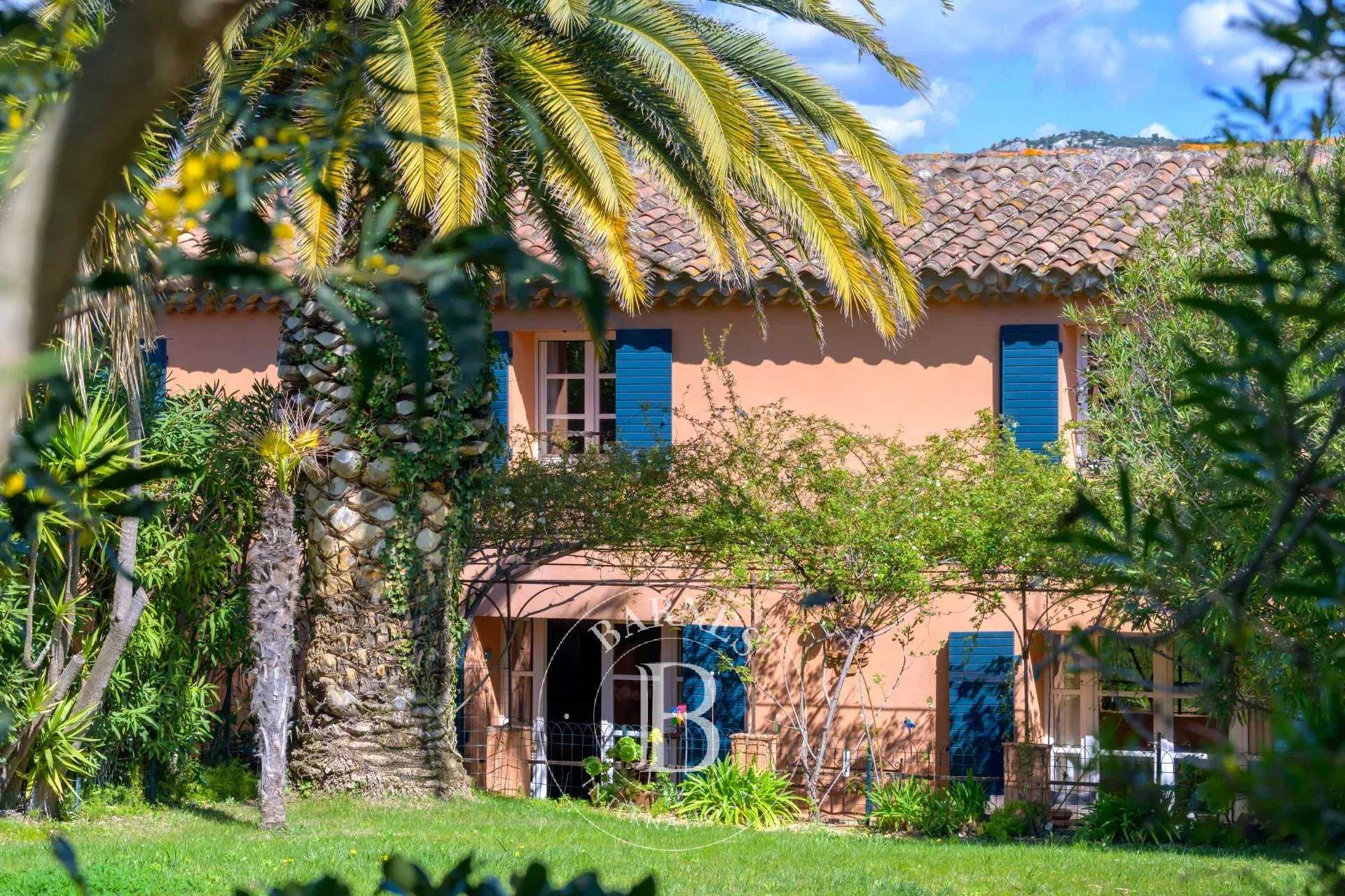 Villa Sanary-sur-Mer  -  ref 85795449 (picture 1)