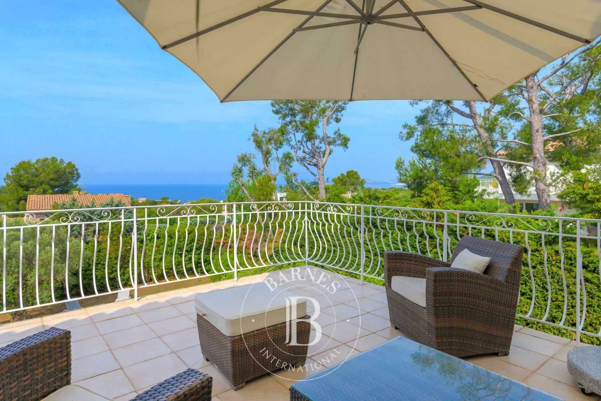 Villa Saint-Cyr-sur-Mer  -  ref 86008532 (picture 2)