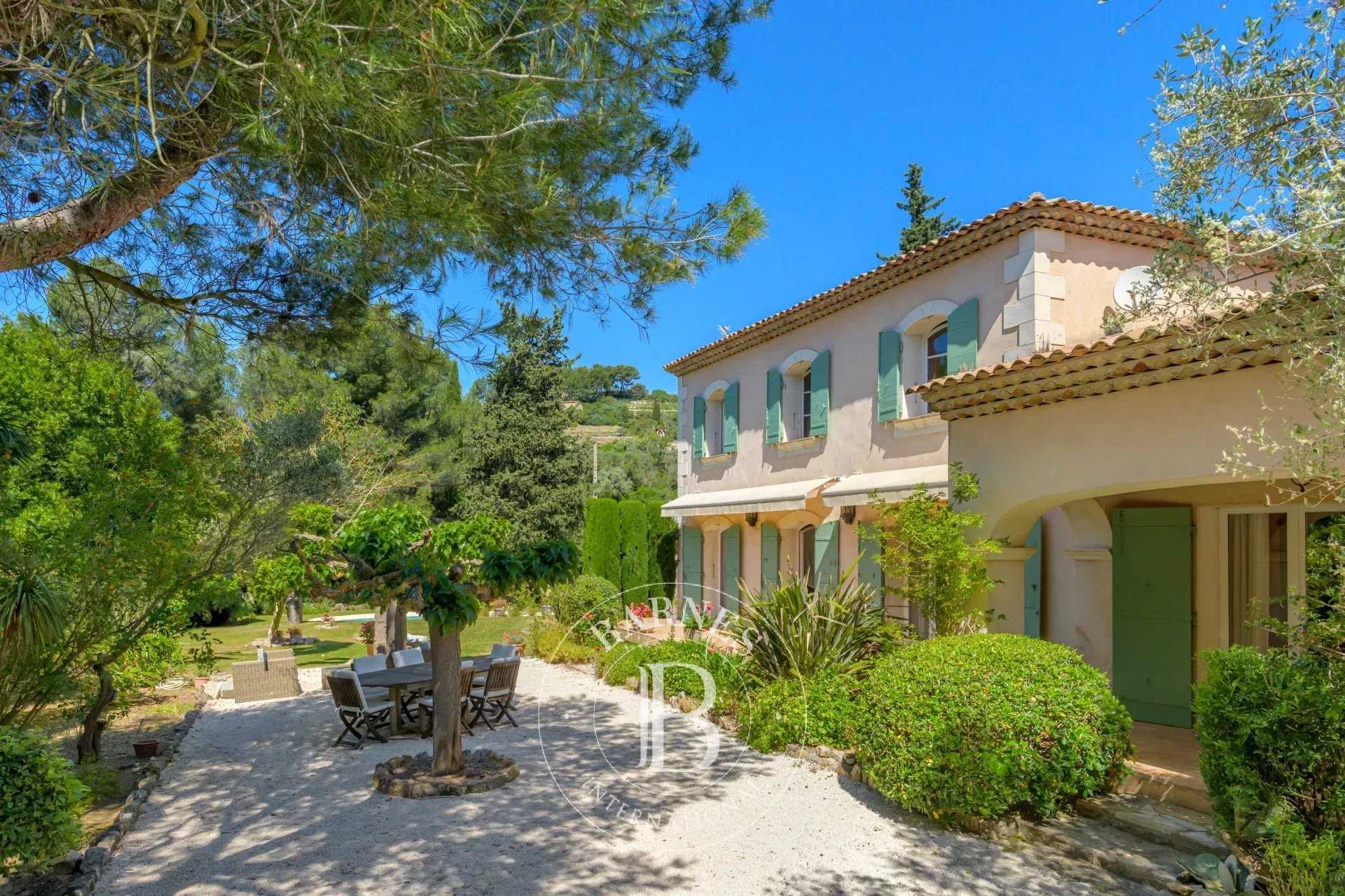 Villa Sanary-sur-Mer  -  ref 86050197 (picture 1)