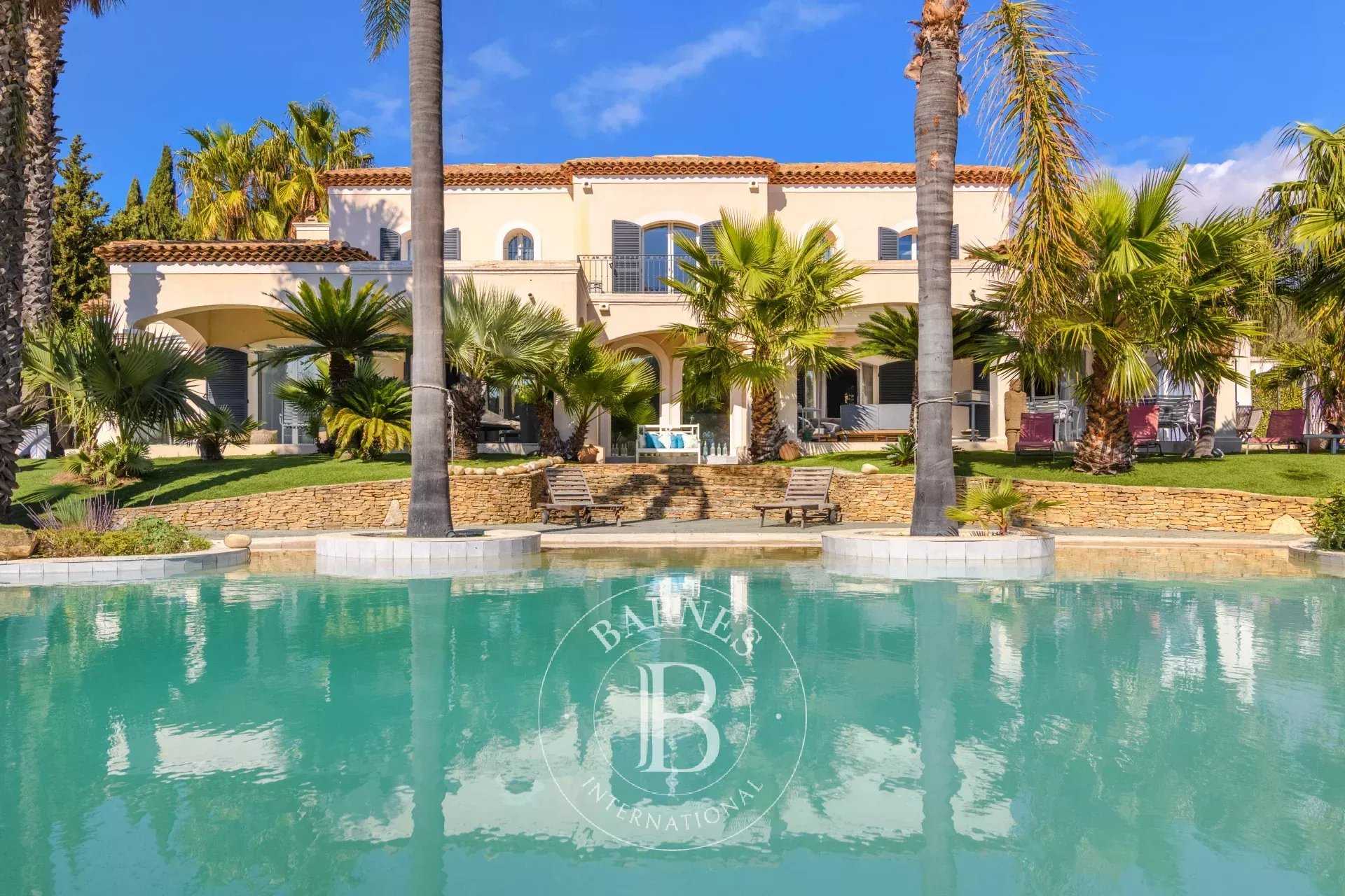 Villa Sanary-sur-Mer  -  ref 86827554 (picture 1)