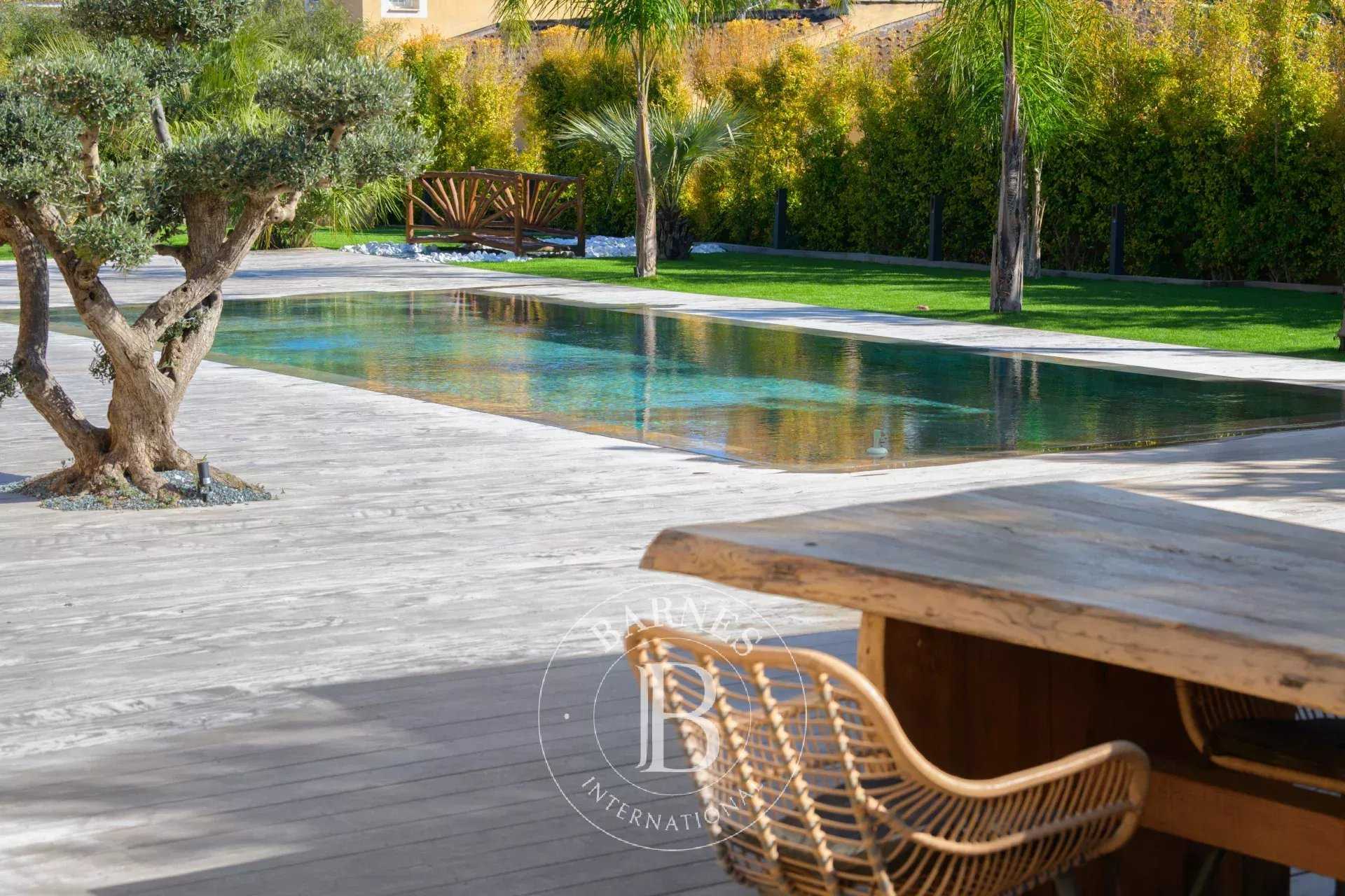 Villa Sanary-sur-Mer  -  ref 85705366 (picture 1)