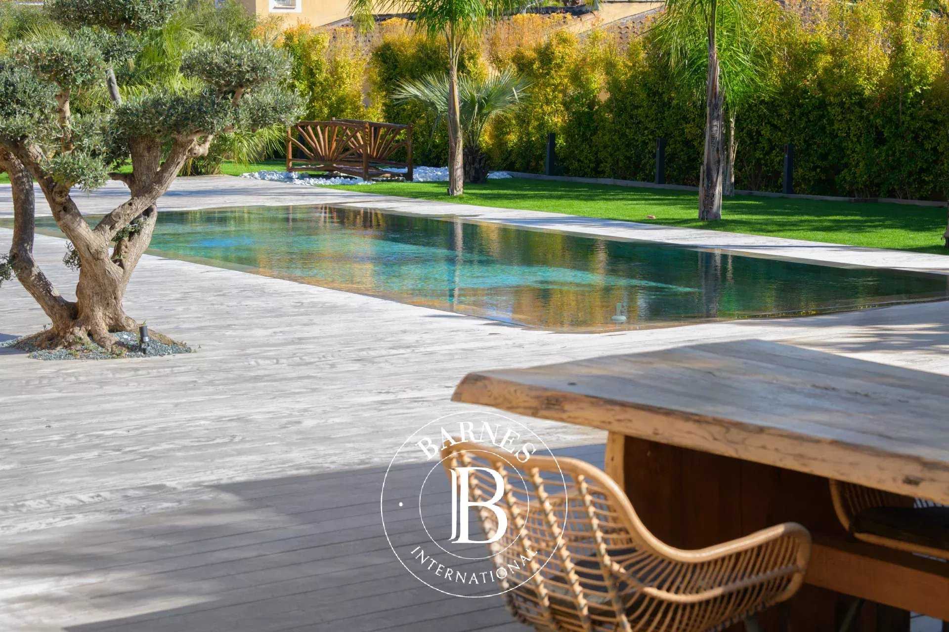 Villa Sanary-sur-Mer  -  ref 85705366 (picture 1)