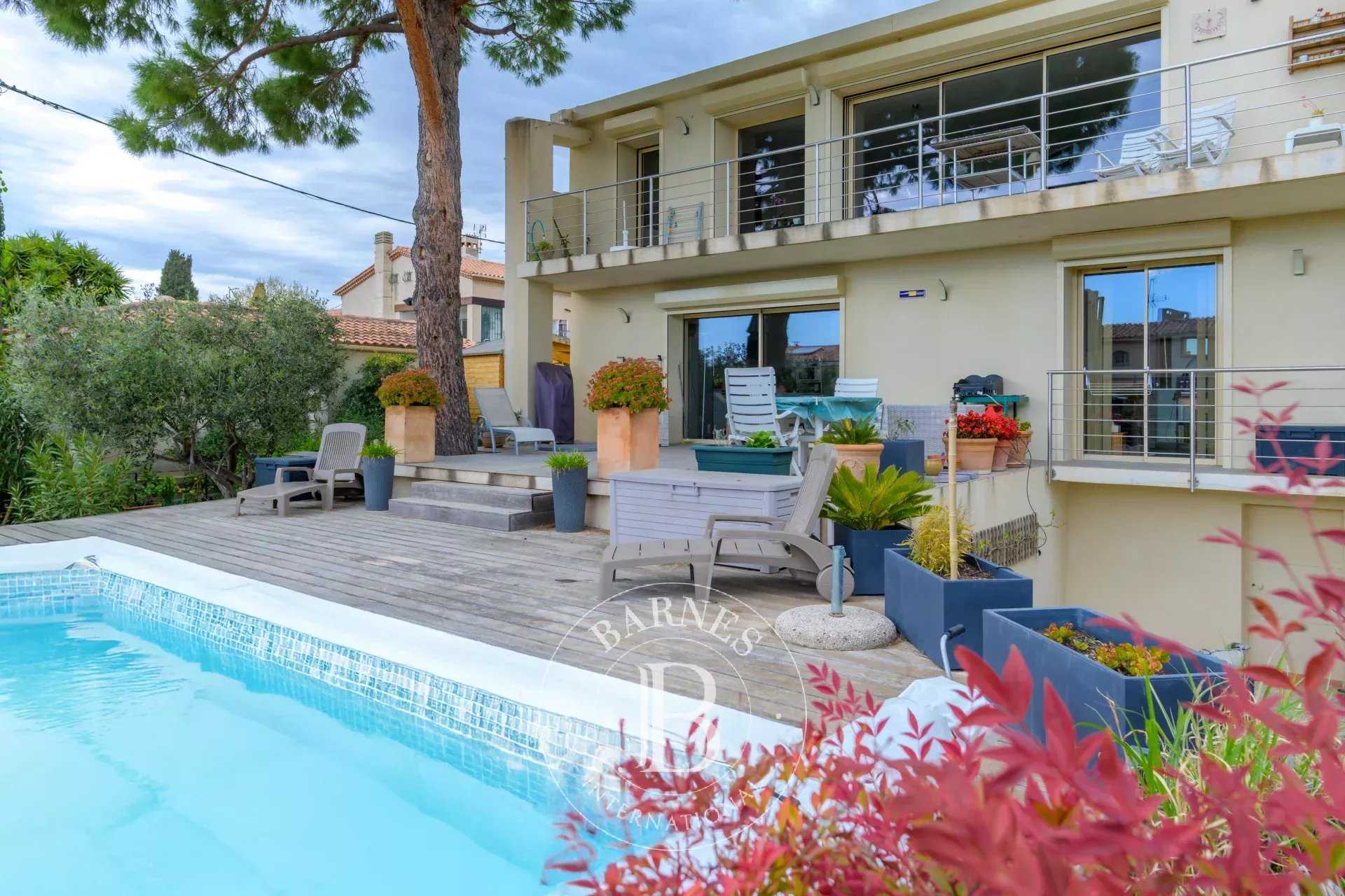 Villa La Ciotat  -  ref 85797715 (picture 2)