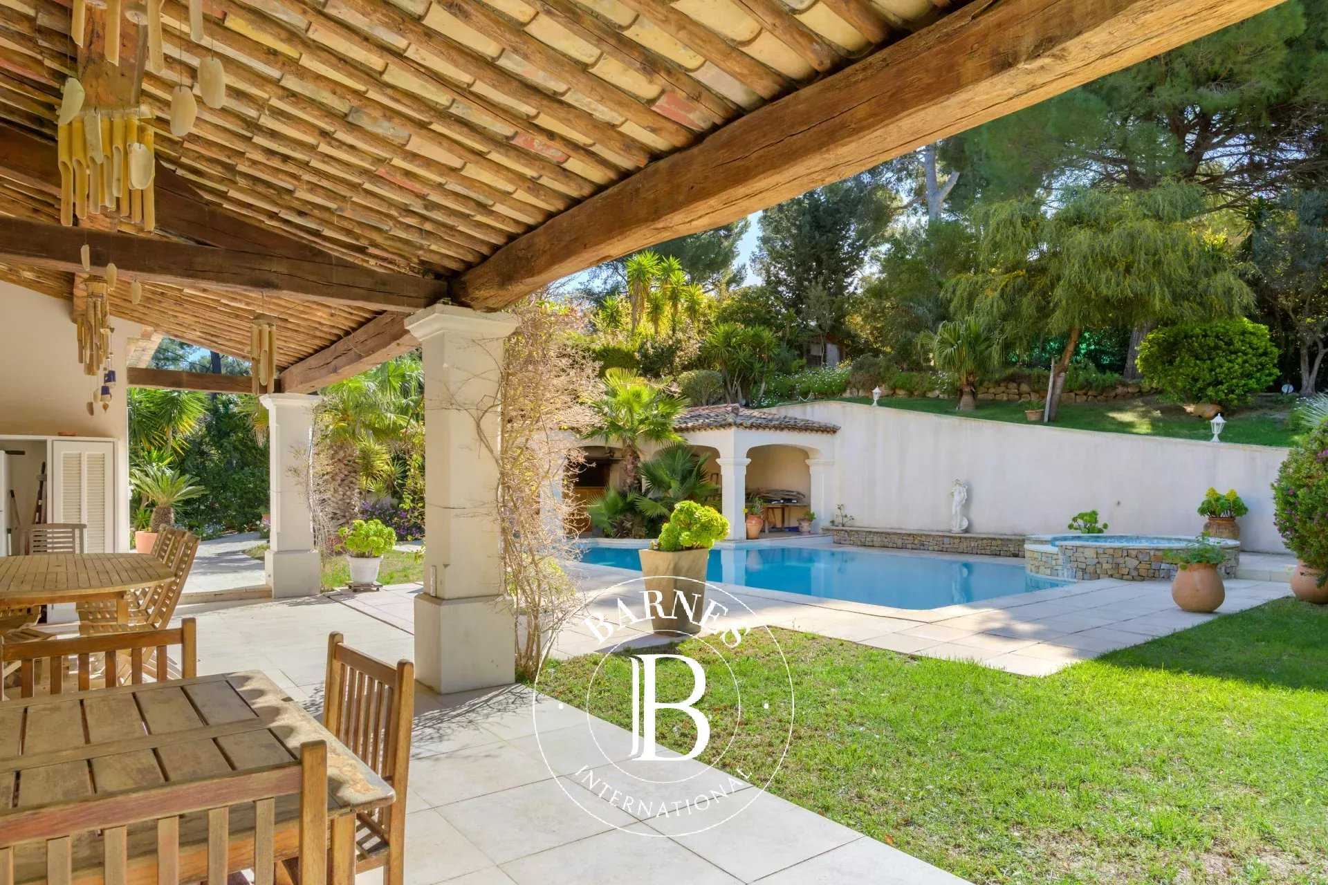 House Sanary-sur-Mer  -  ref 85796565 (picture 1)
