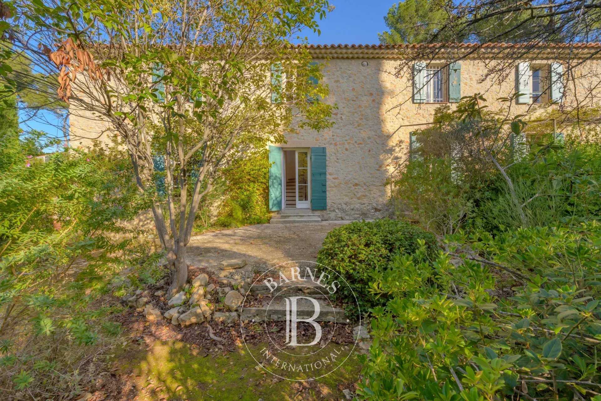 Sanary-sur-Mer  - Propriété 5 Pièces 3 Chambres