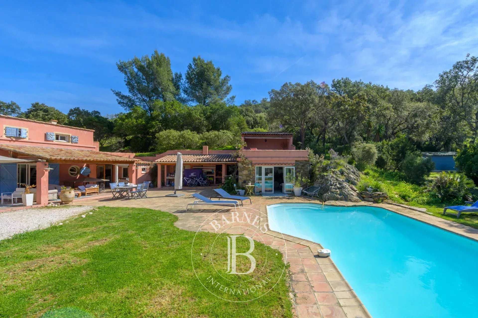 Villa Bormes-les-Mimosas  -  ref 84425180 (picture 1)