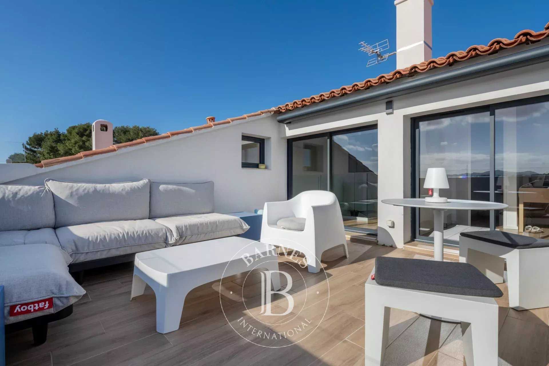 Appartement Sanary-sur-Mer  -  ref 8117151 (picture 1)