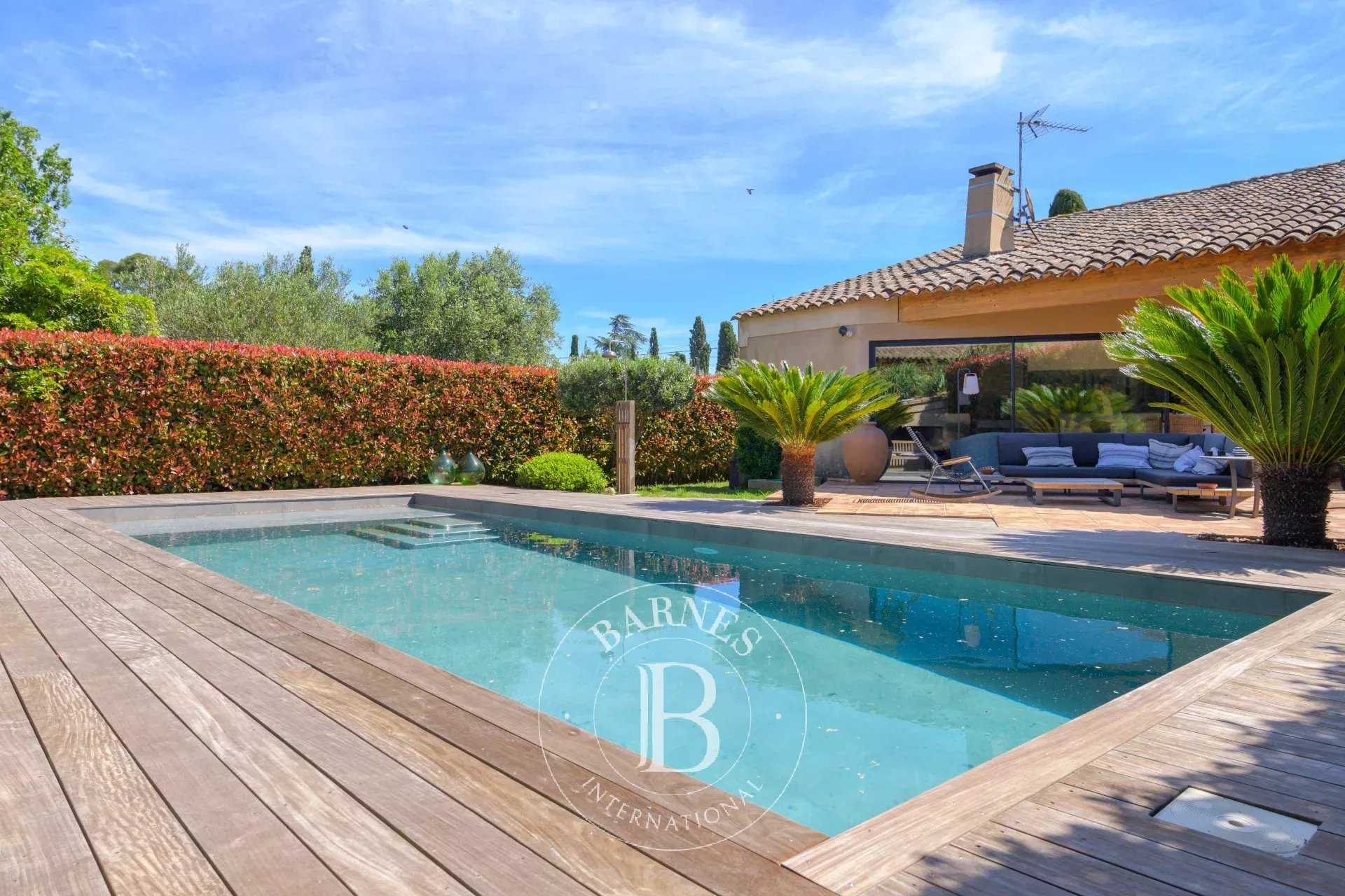 Villa Six-Fours-les-Plages  -  ref 85914671 (picture 1)