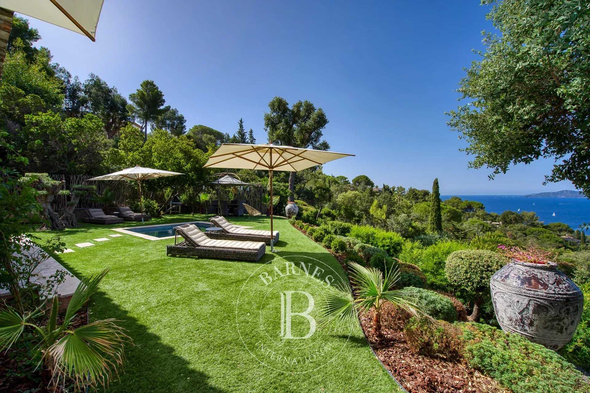 Villa Le Lavandou  -  ref 83166974 (picture 1)