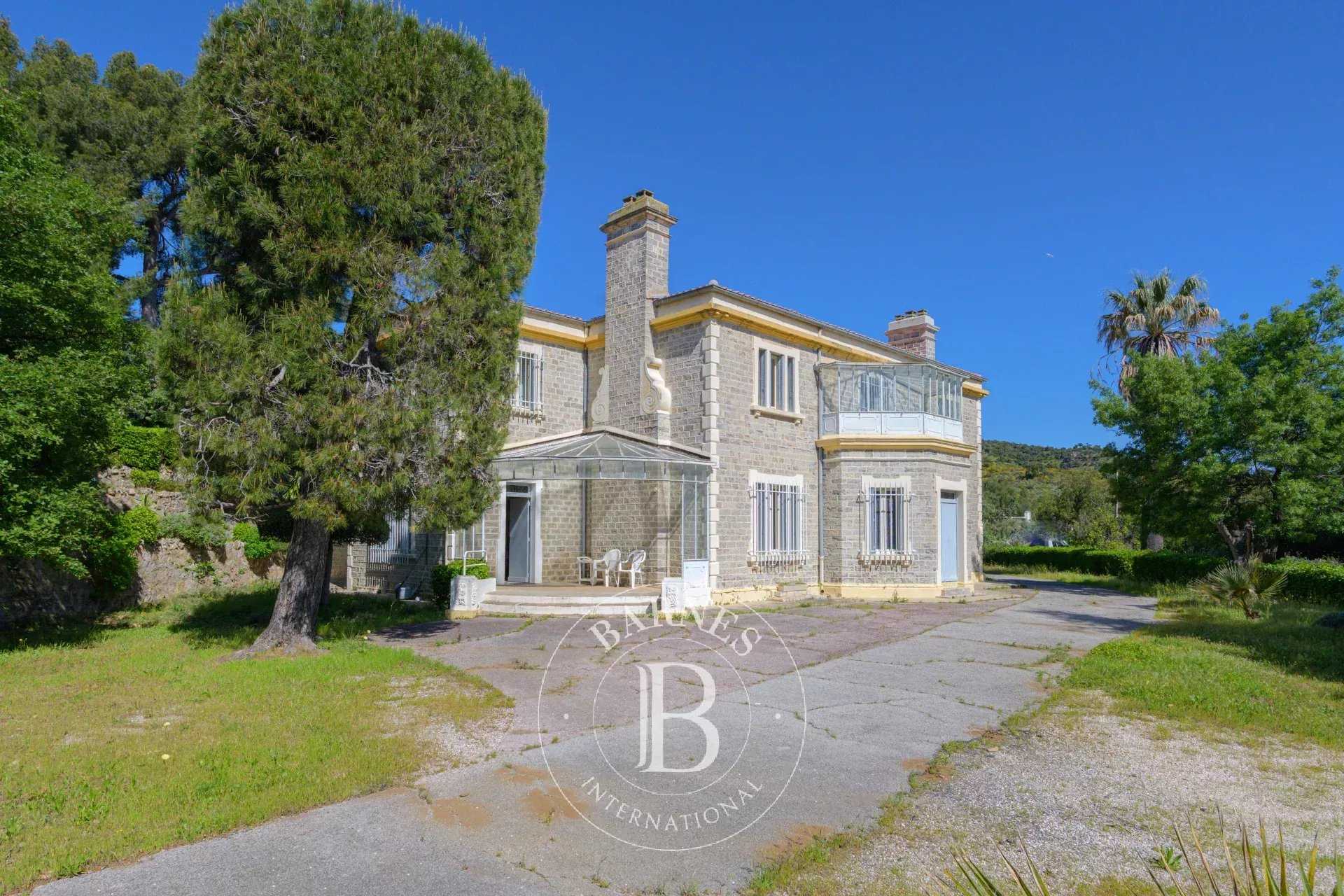 Maison Hyères  -  ref 85842917 (picture 1)
