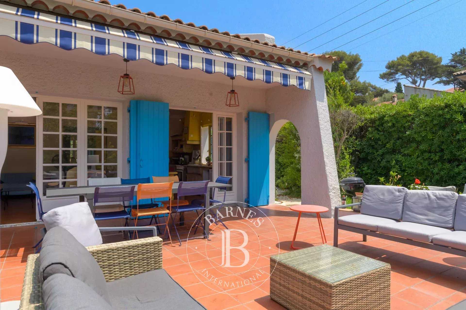 Villa Sanary-sur-Mer  -  ref 86101537 (picture 2)
